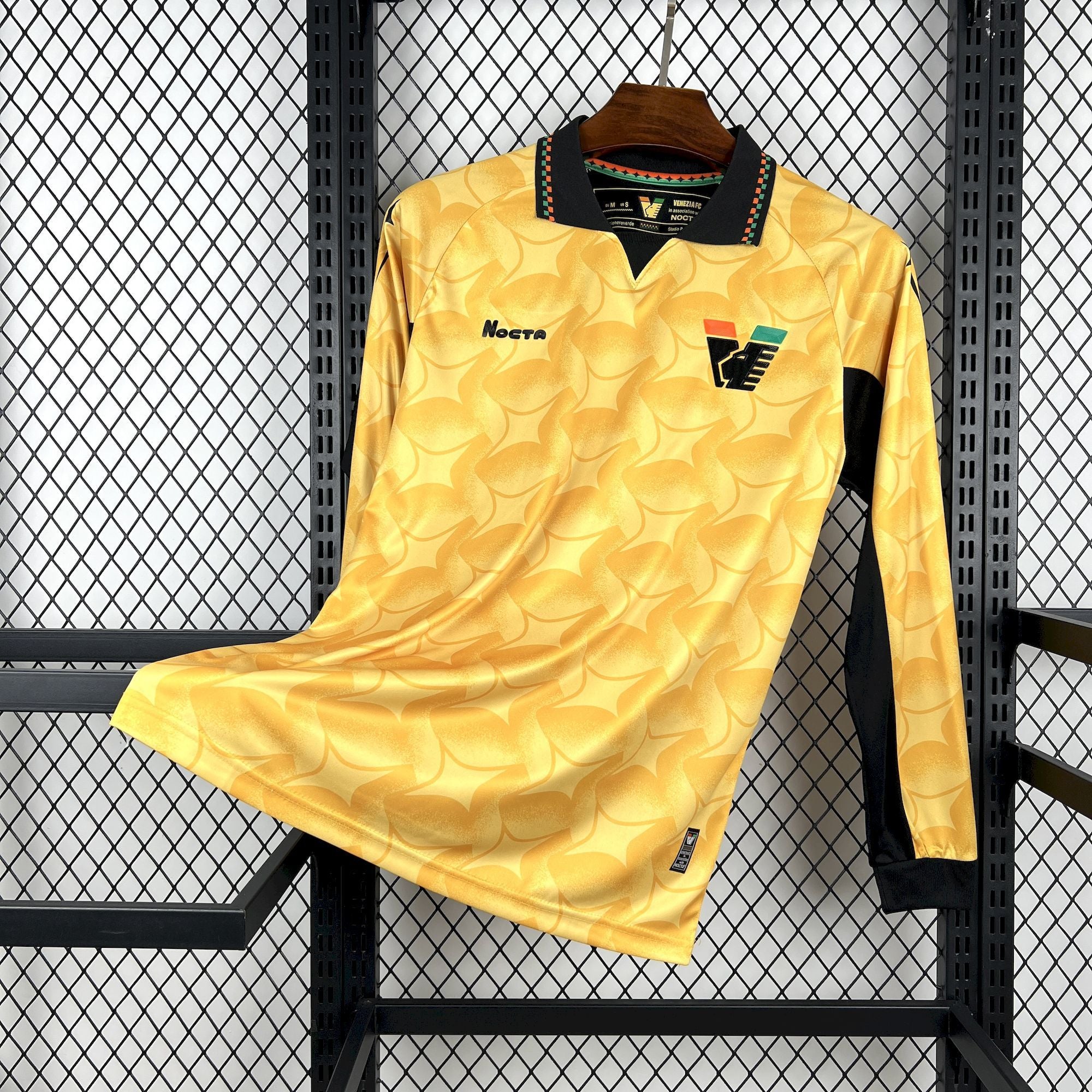 Venezia 2025/26 Gold Goalkeeper Long Sleeve - Fan Version