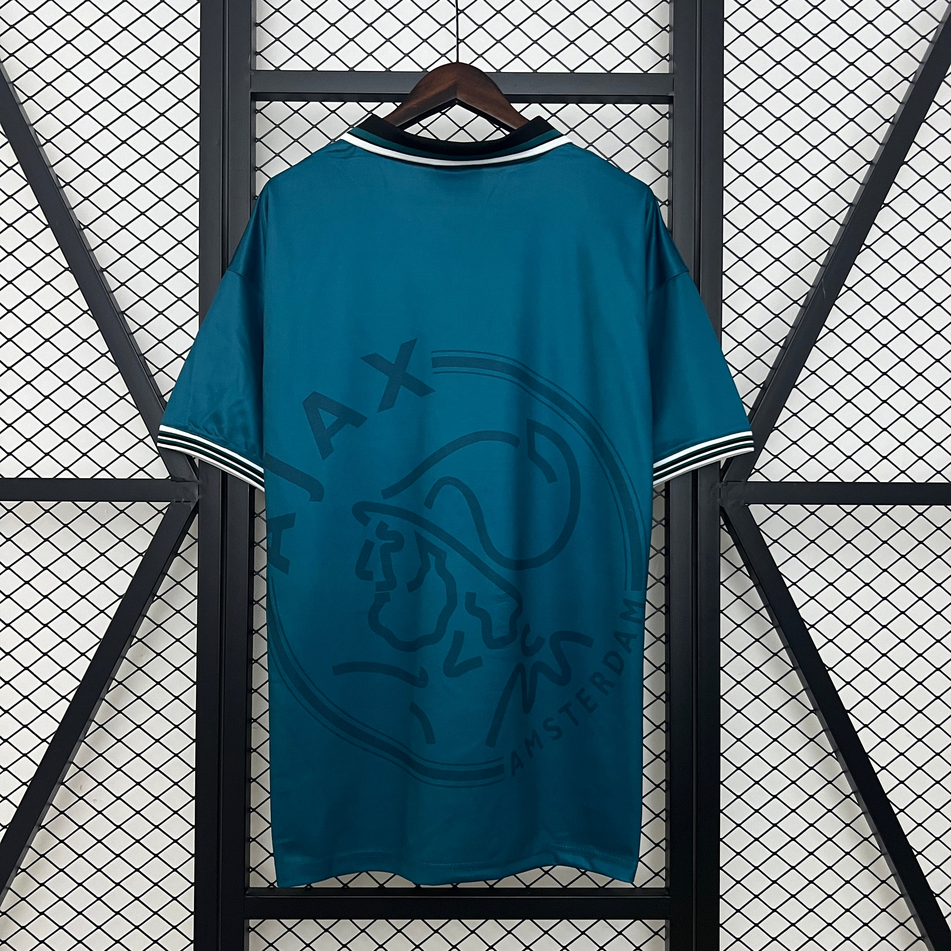 Ajax 1995/96 Away - Retro