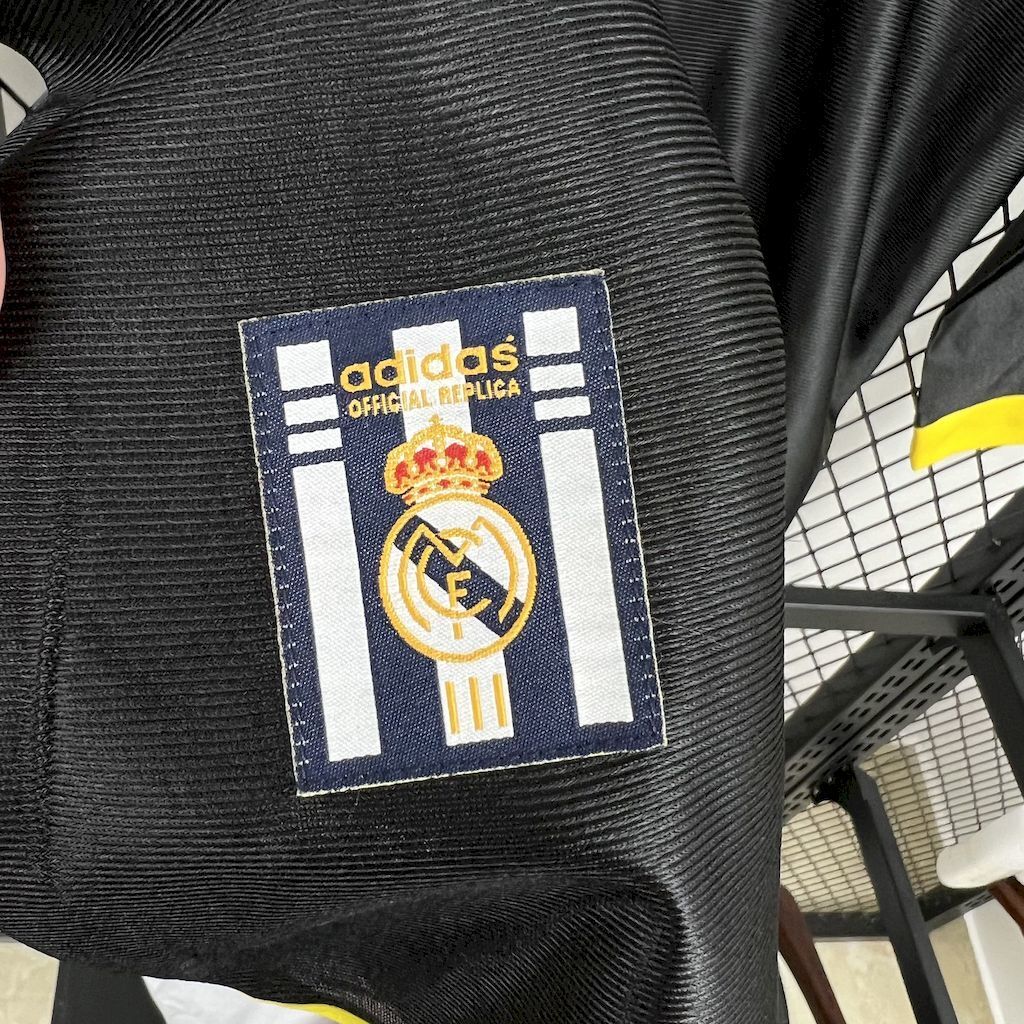 Real Madrid 1998/99 Away Long Sleeve - Retro