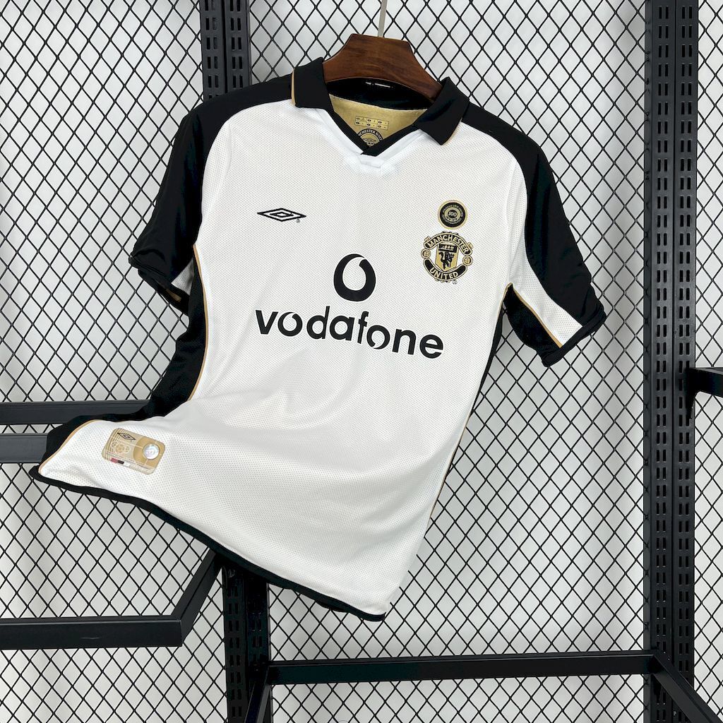 Manchester United retro away football jersey in white with black raglan sleeves