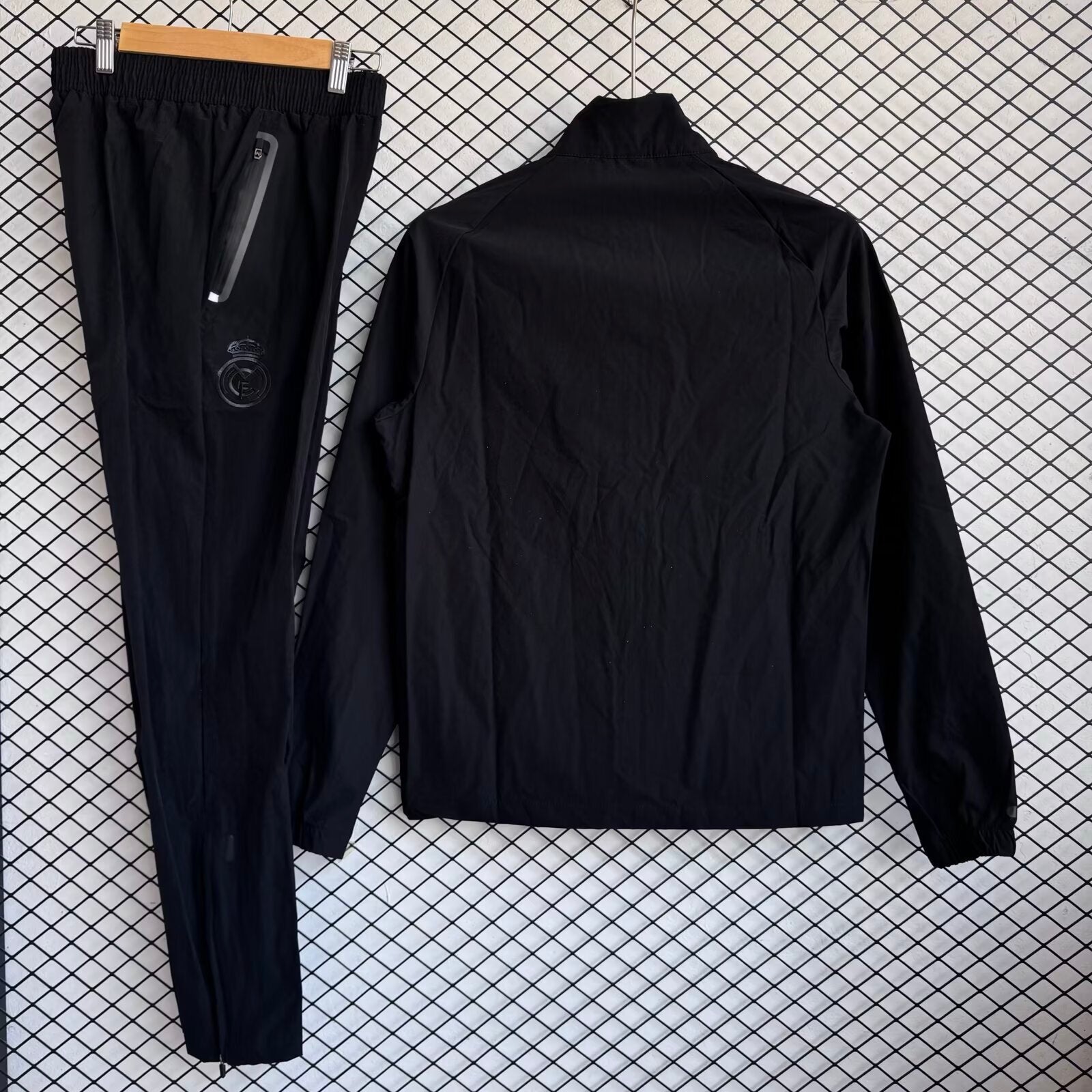 Real Madrid 2026/27 Blackout - Windbreaker Tracksuit