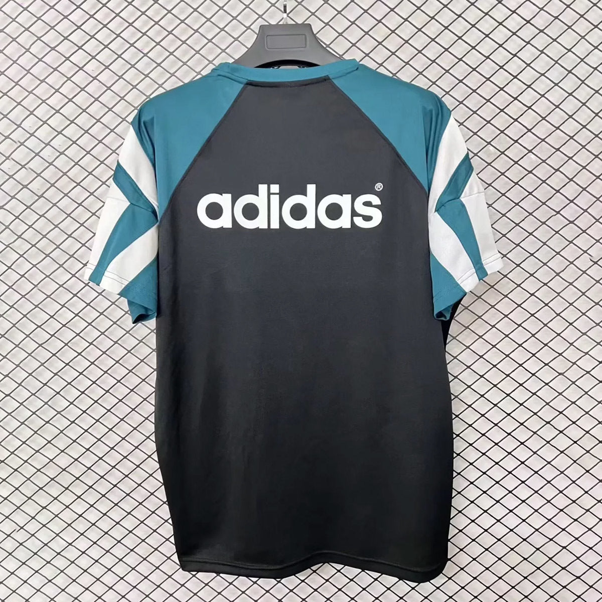 Liverpool FC 1995/96 Training Shirt - Retro