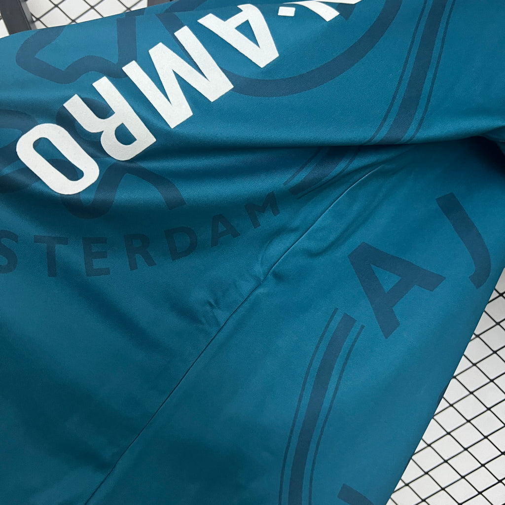 Ajax 1995/96 Away - Retro