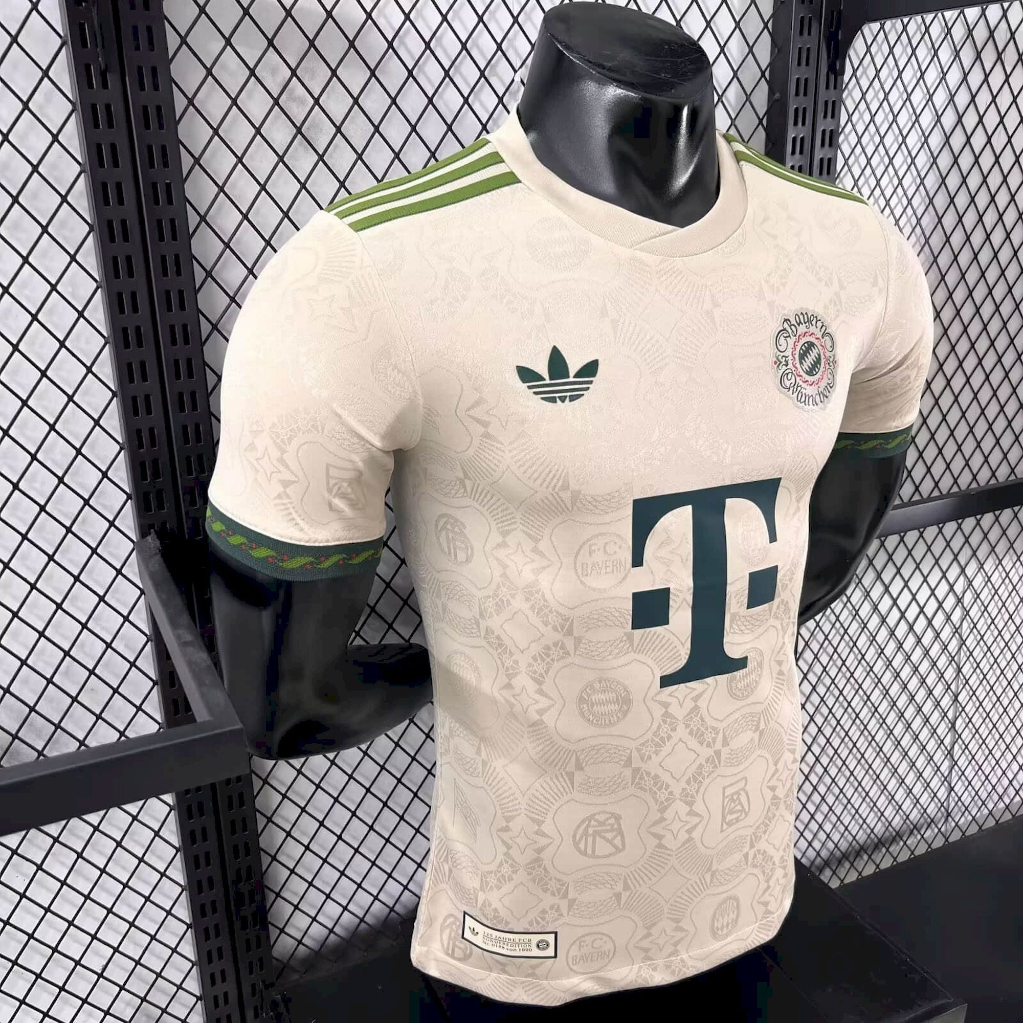 Bayern Munich 2025/26 Oktoberfest  - Player Version