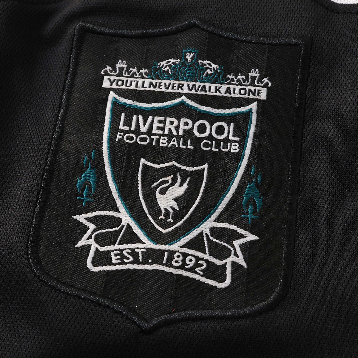 Liverpool FC 1995/96 Training Shirt - Retro football kit - view 4