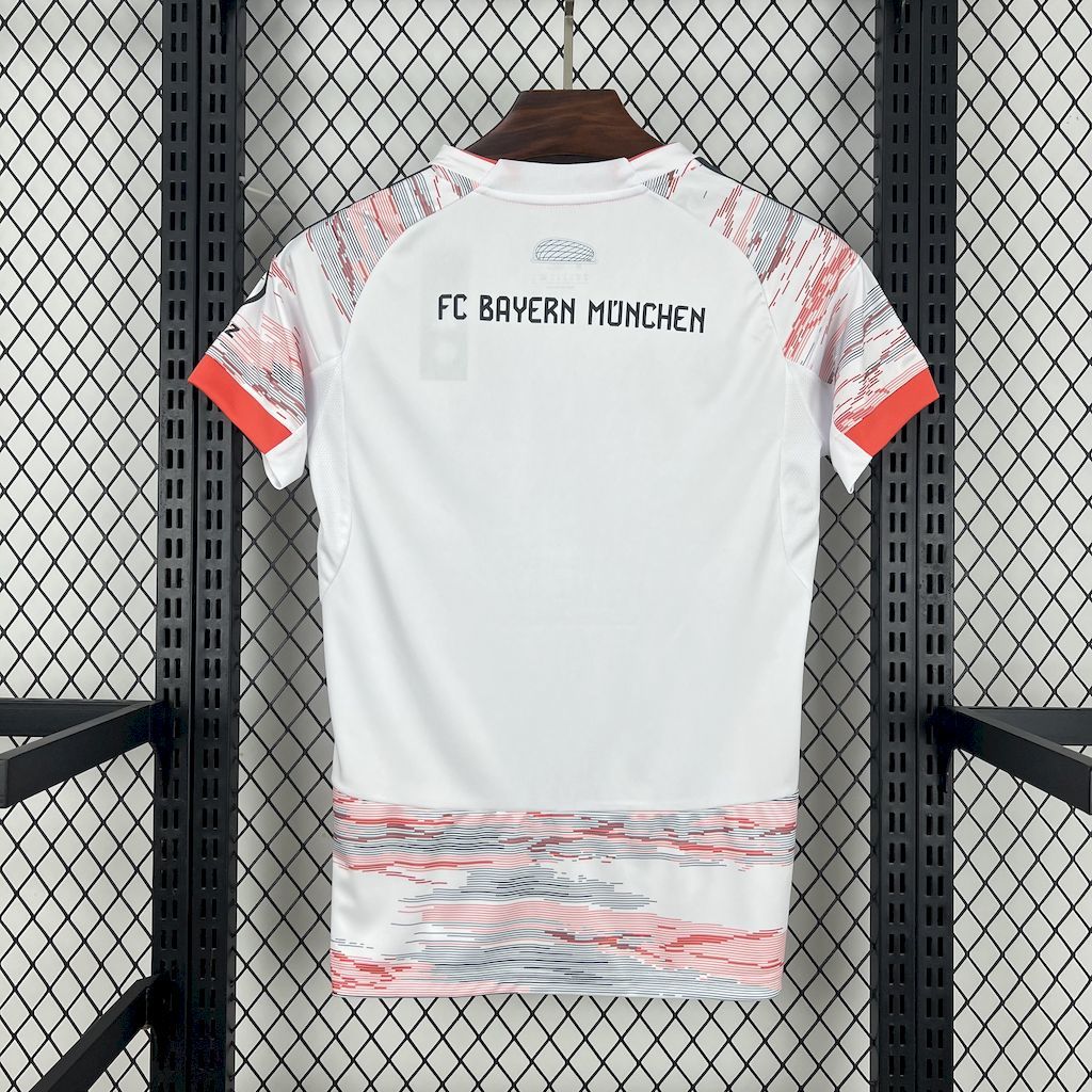 Bayern Munich 2025/26 Away - Women's Fit