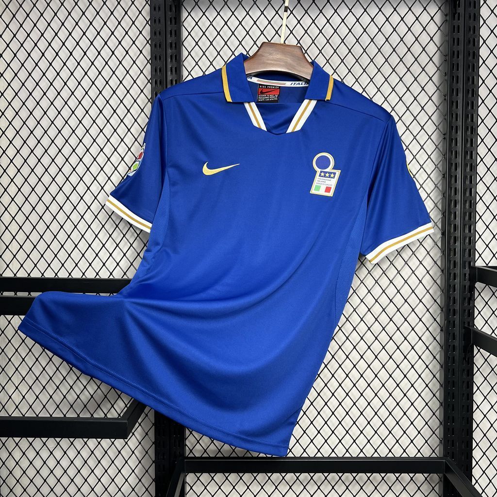Italy 1996 Home - Retro