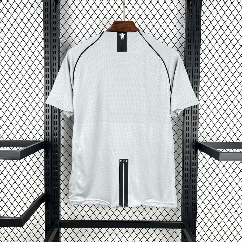 Manchester United 2007/08 Grey Goalkeeper - Retro