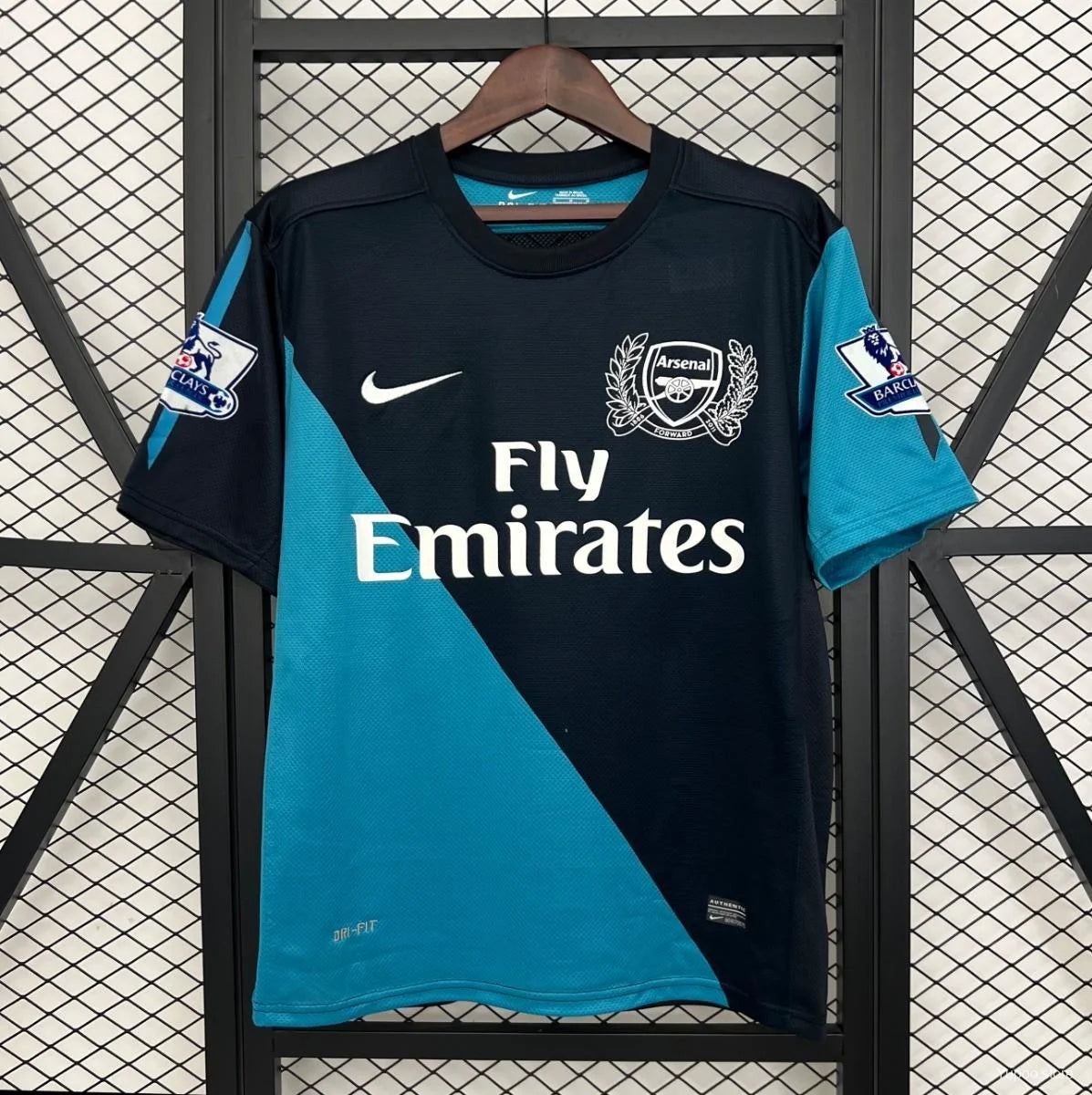 Arsenal 2011/12 Away - Retro