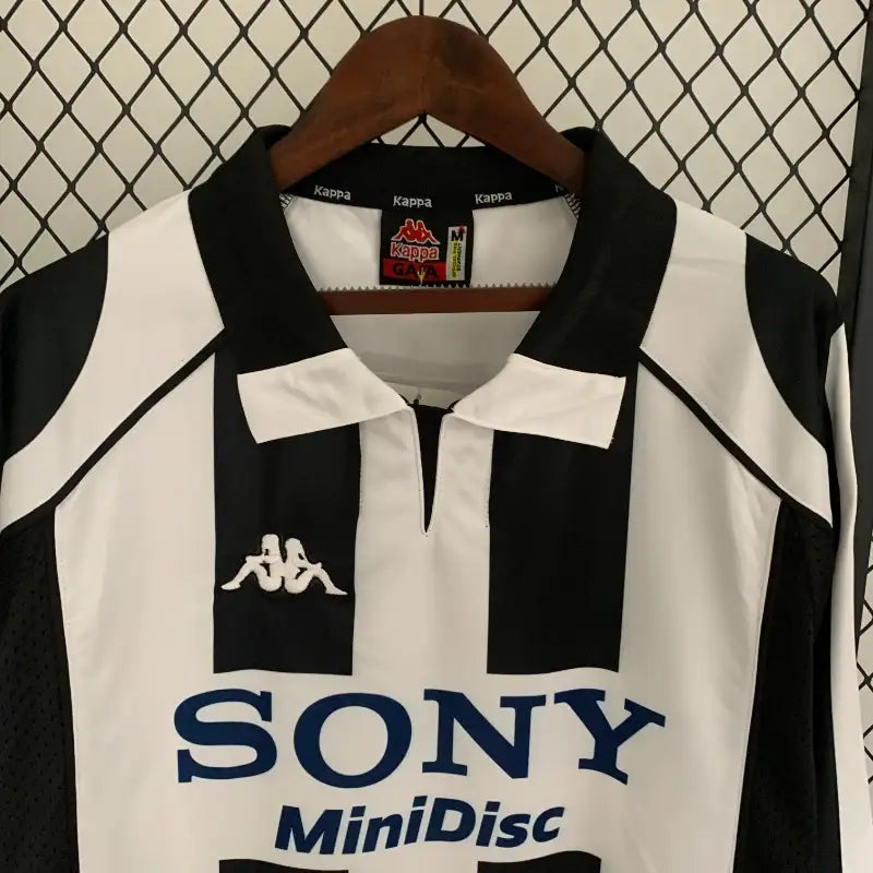 Juventus 1997/98 Home Long Sleeve - Retro