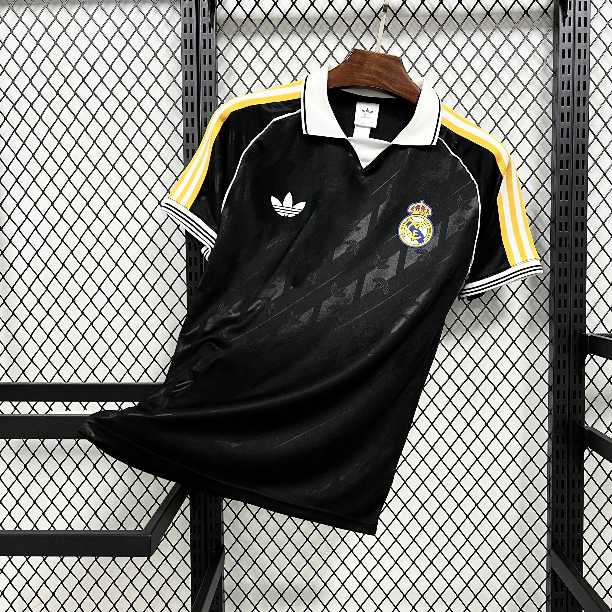 Real Madrid 2025/26 Black 'OG' Shirt Casual