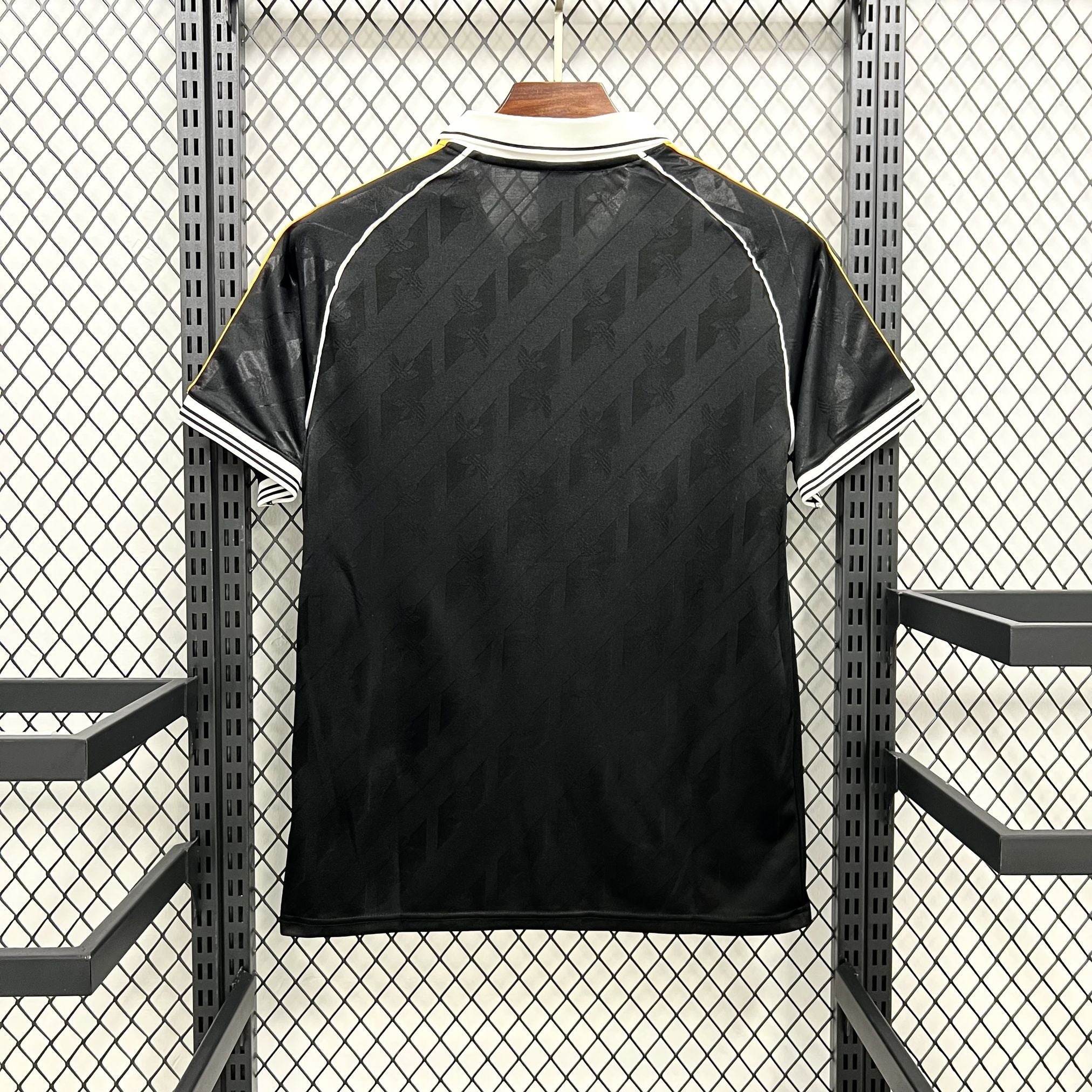 Real Madrid 2025/26 Black 'OG' Shirt Casual