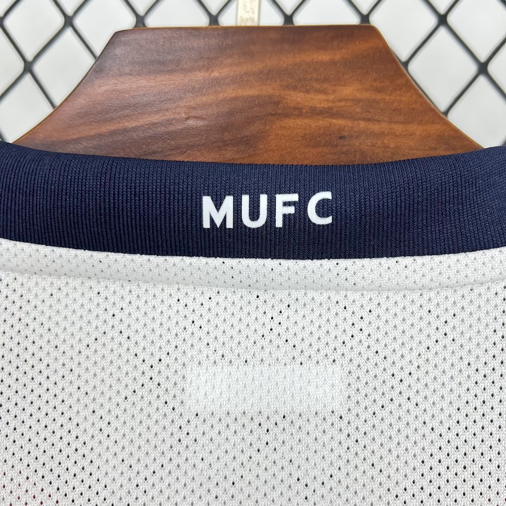 Manchester United 2008/10 Away - Retro