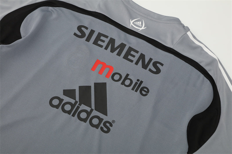 Real Madrid 2004/05 Grey Retro Training Top