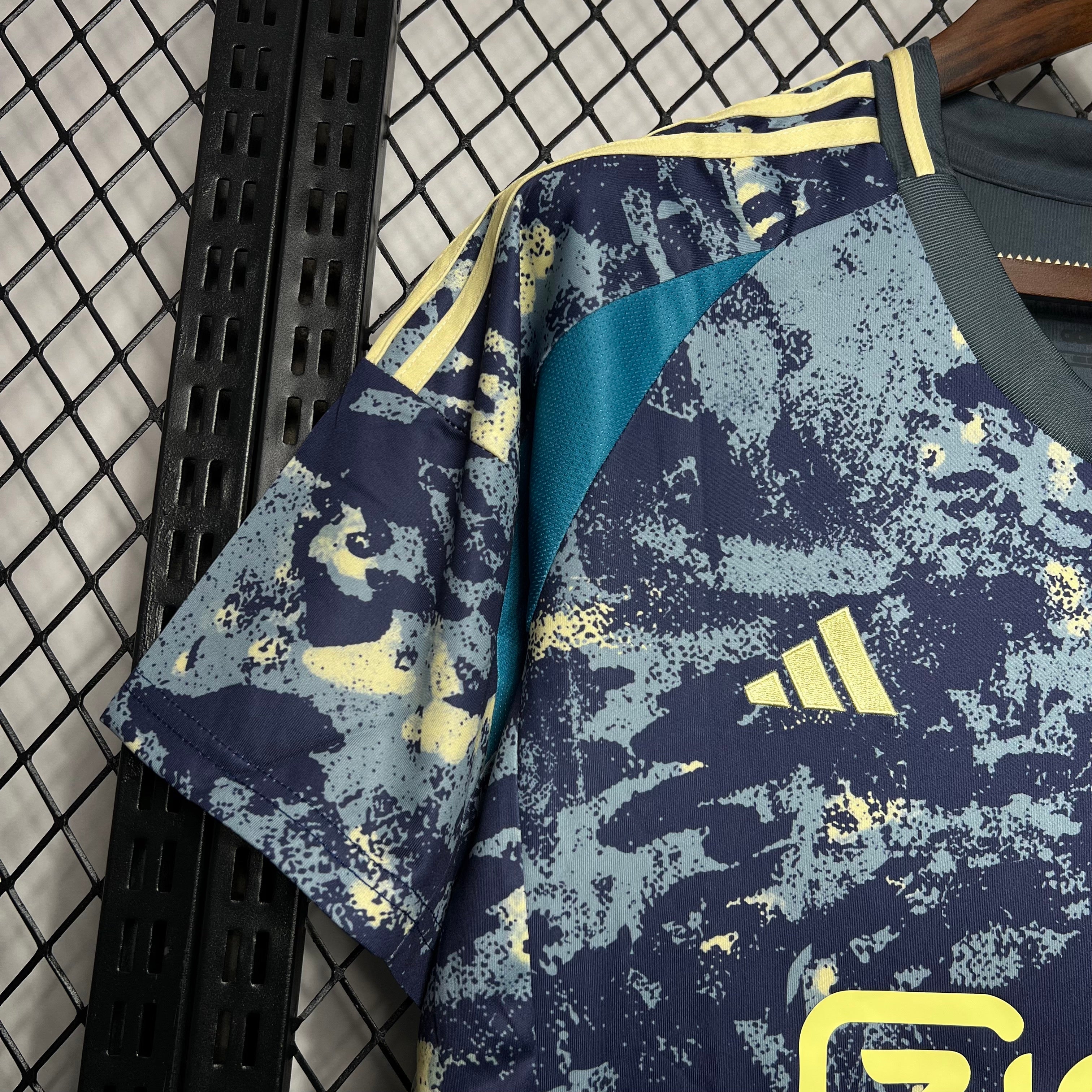 Ajax 2024/25 Away - Fan Version