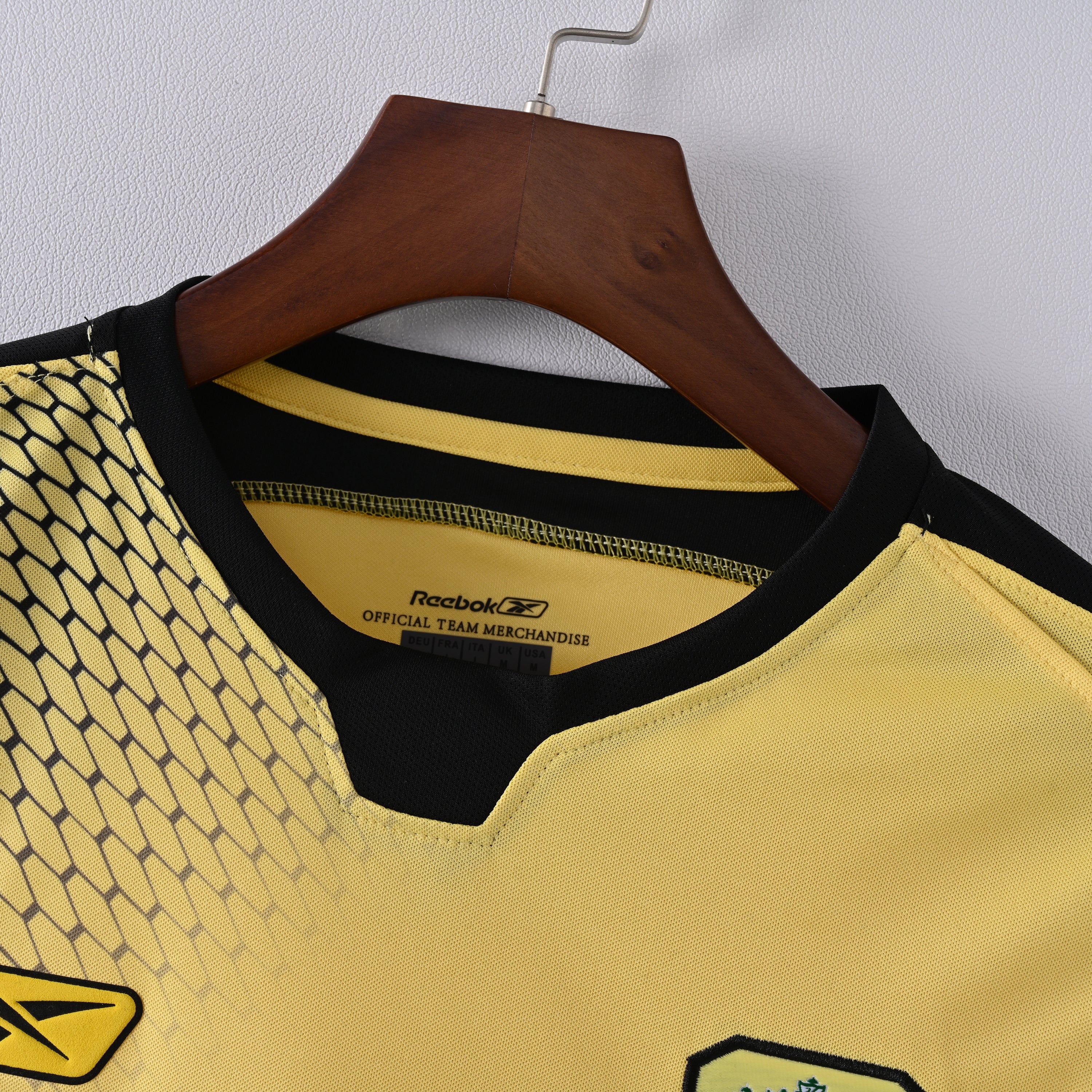 Liverpool FC 2004/06 Away - Retro