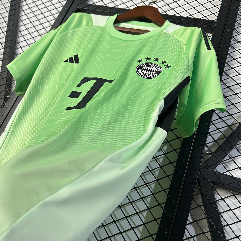 Bayern Munich 2025/26 Green Goalkeeper - Fan Version