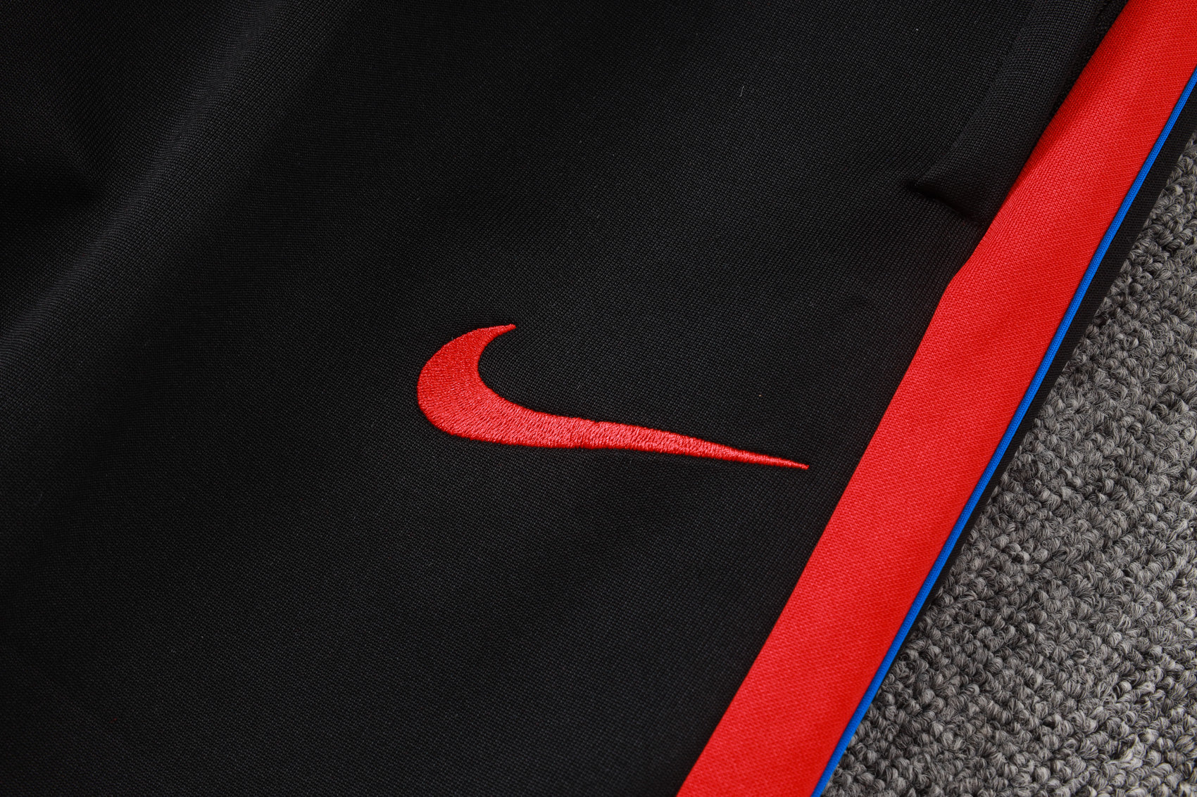 Paris Saint-Germain 2026/27 White/Black Tracksuit  | Adult + Kids Sizes