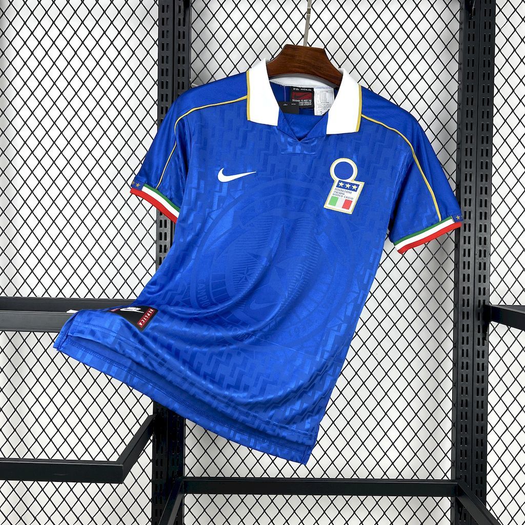 Italy 1995 Home - Retro