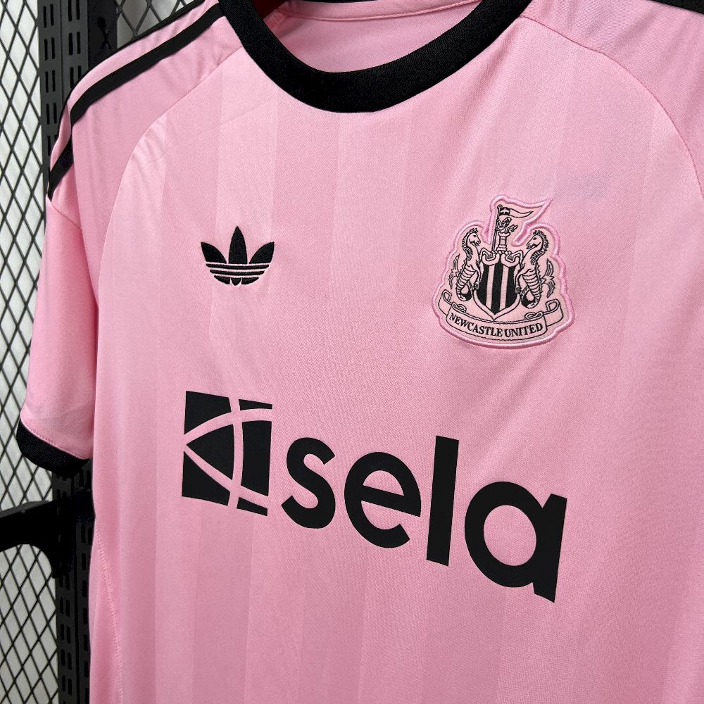 Newcastle United 2025/26 Goalkeeper - Fan Version