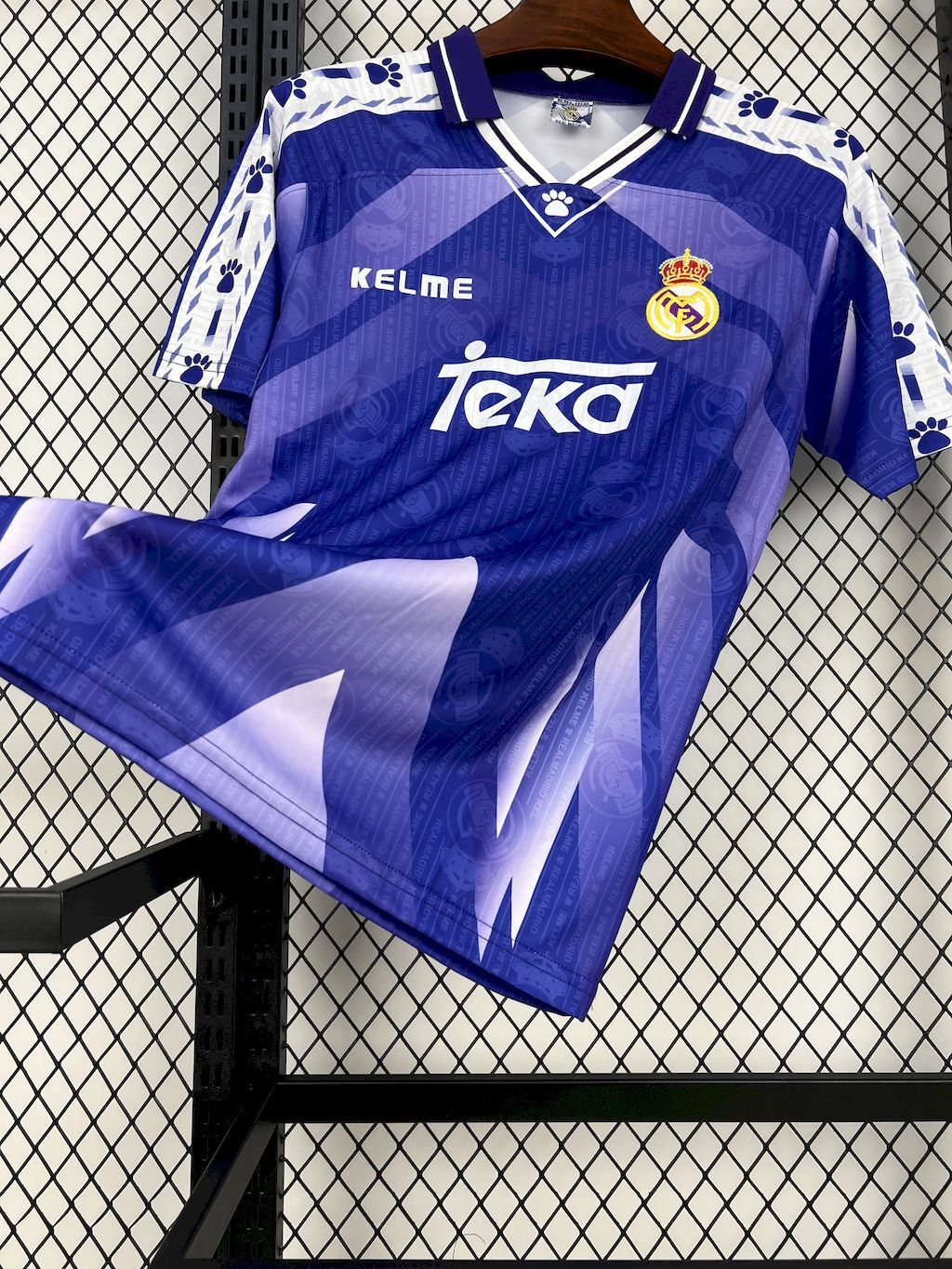 Real Madrid 1996/97 Away - Retro