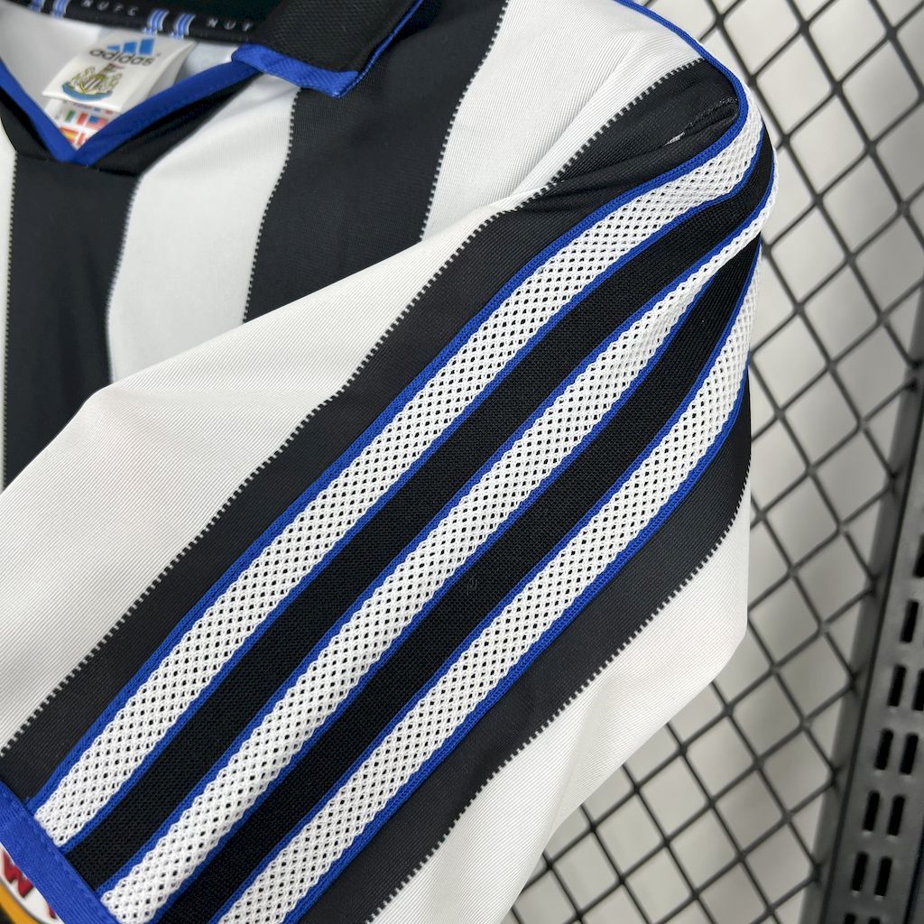 Newcastle United 1999/00 Home - Retro