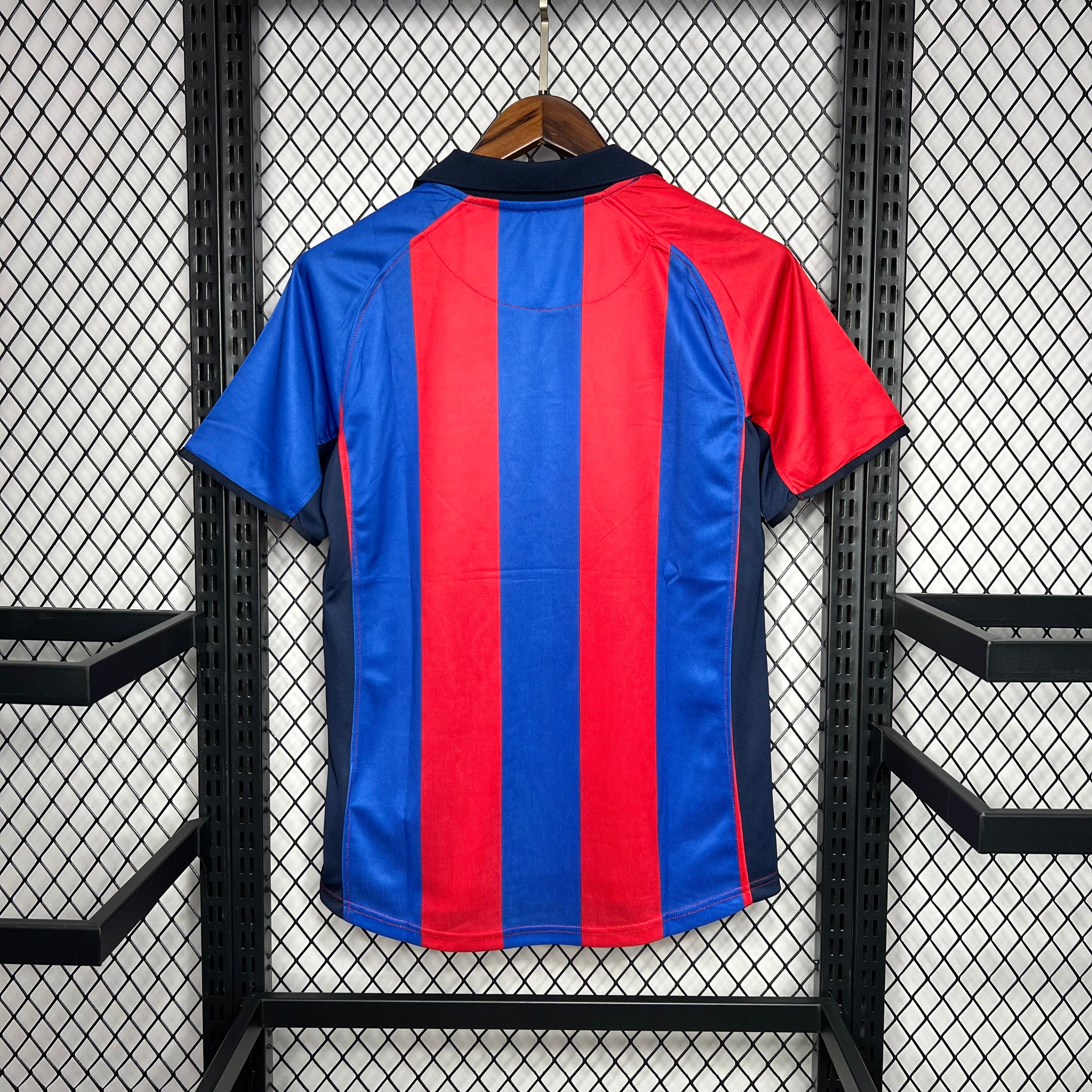 Barcelona 2001/02 Home - Retro