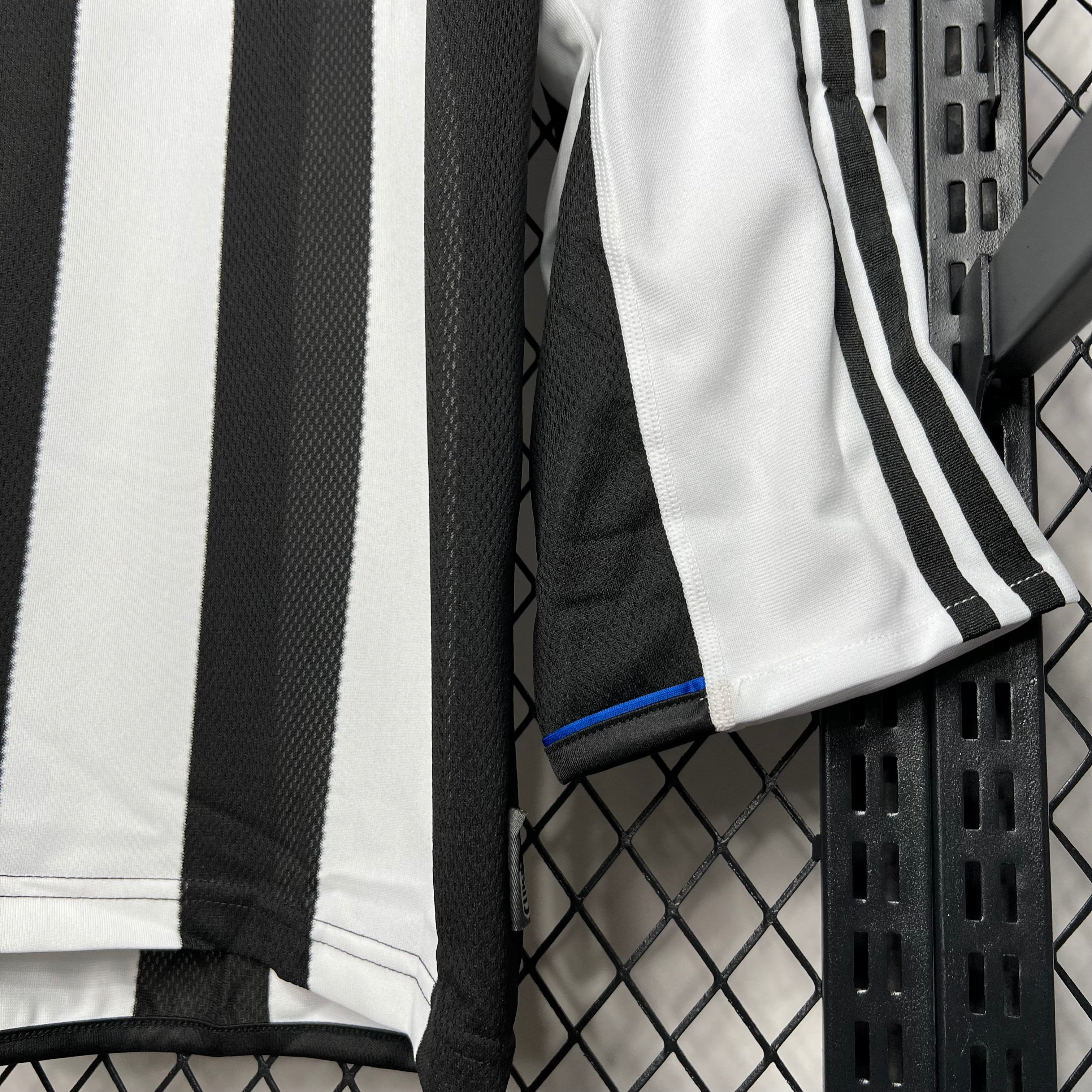 Newcastle United 2003/05 Home Long Sleeve - Retro