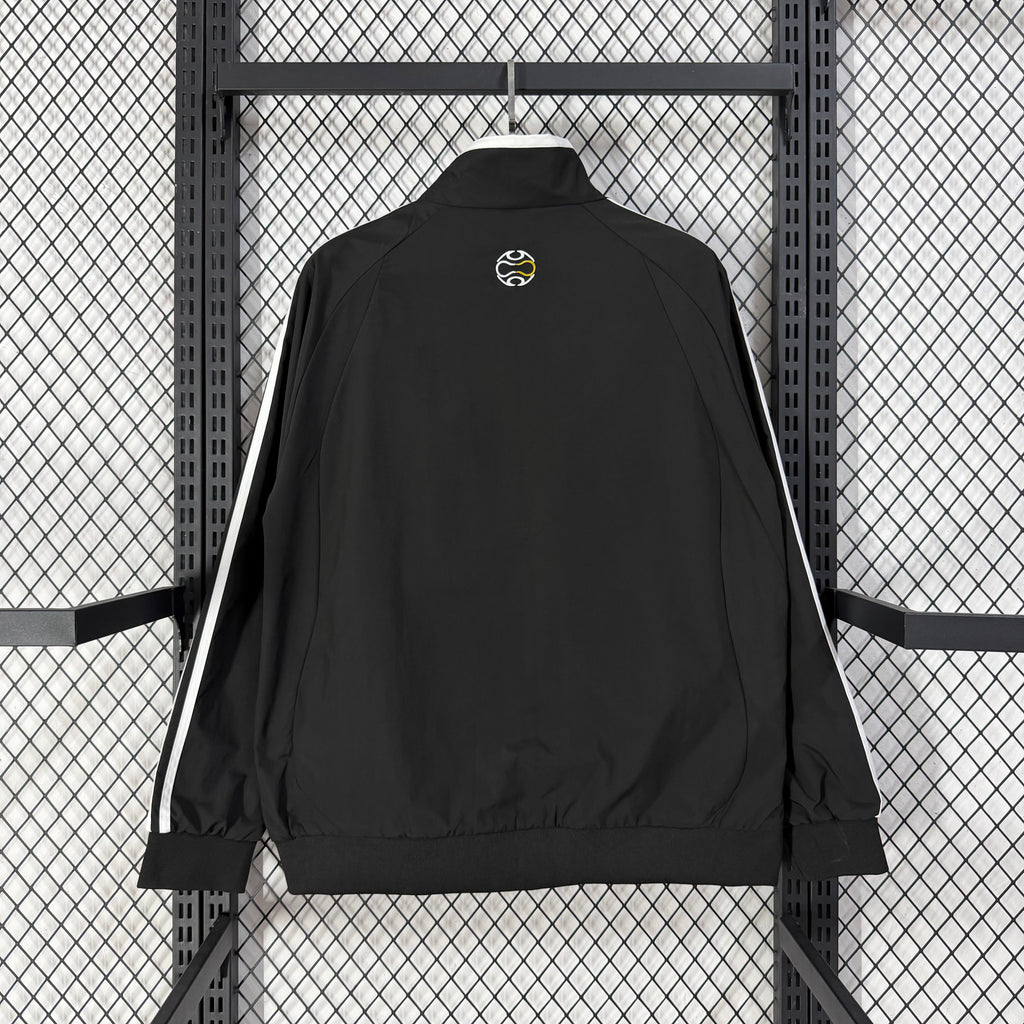 Real Madrid 2006/07 Black/Gold Windbreaker - Retro