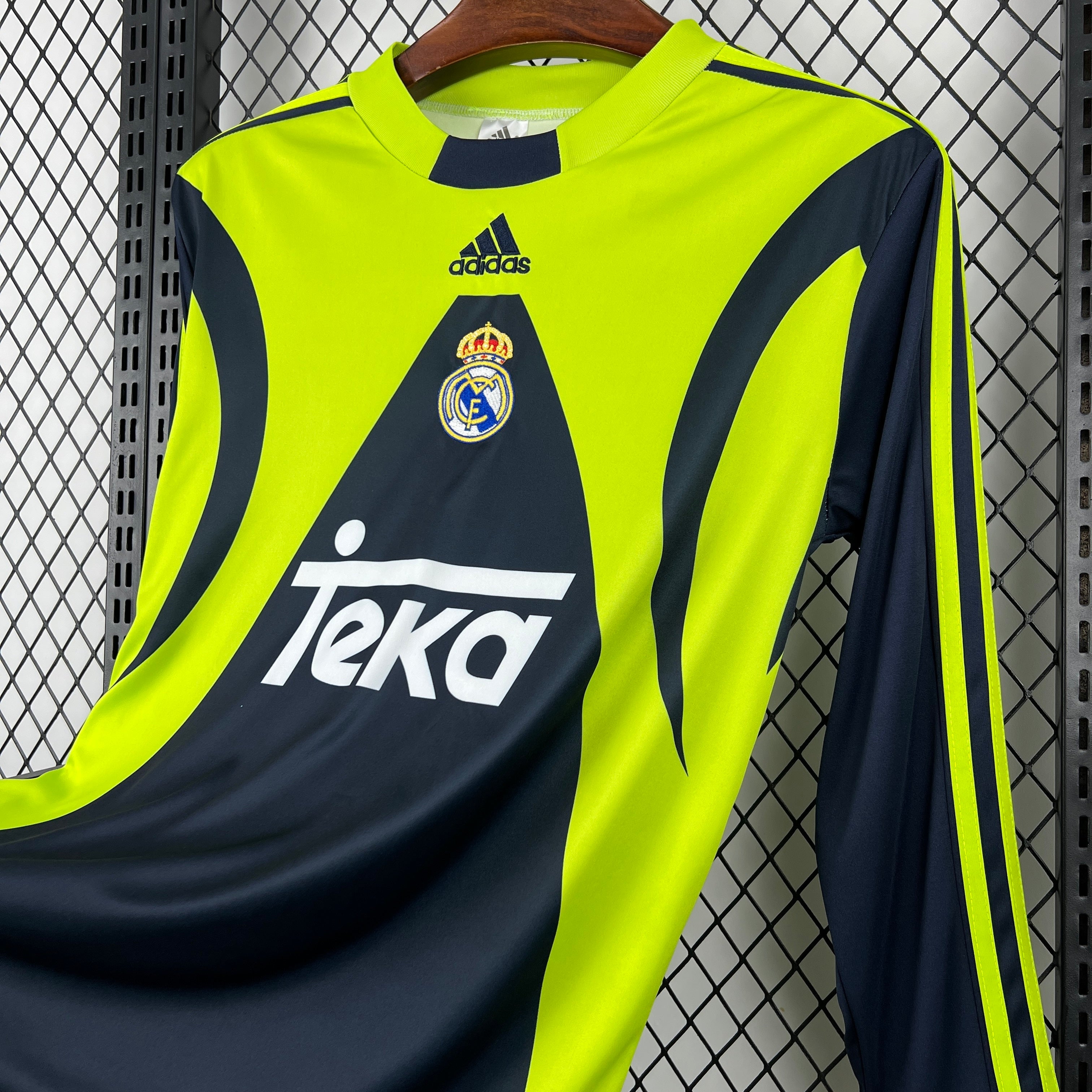 Real Madrid 1999/00 Goalkeeper Long Sleeve - Retro