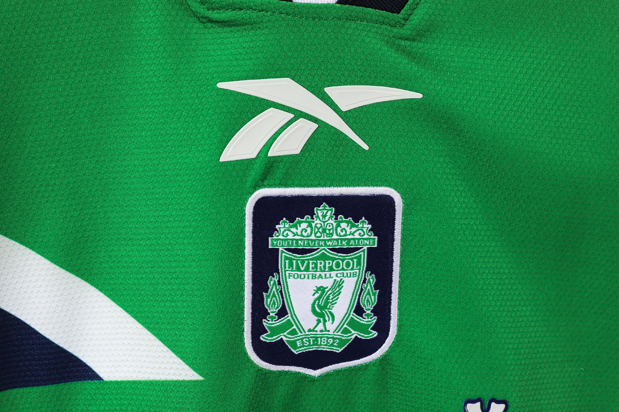 Liverpool FC 1999/01 Away - Retro