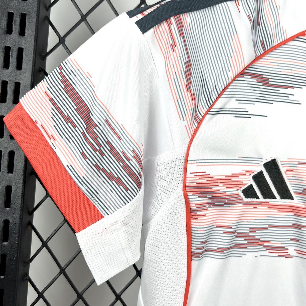 Bayern Munich 2025/26 Away - Kid Kit