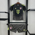 Bayern Munich 2025/26 Black Goalkeeper - Kid Kit