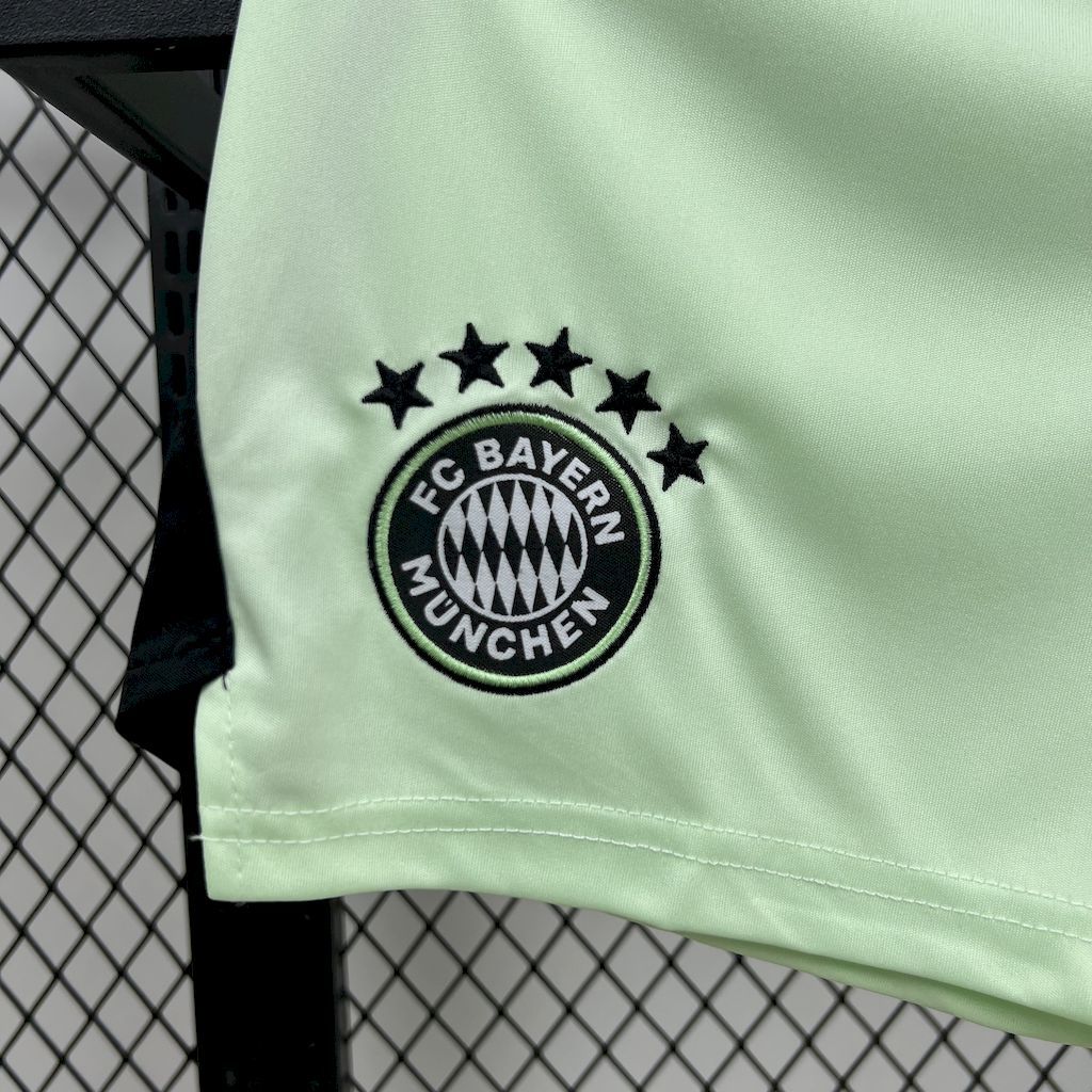 Bayern Munich 2025/26 Green Goalkeeper - Kid Kit