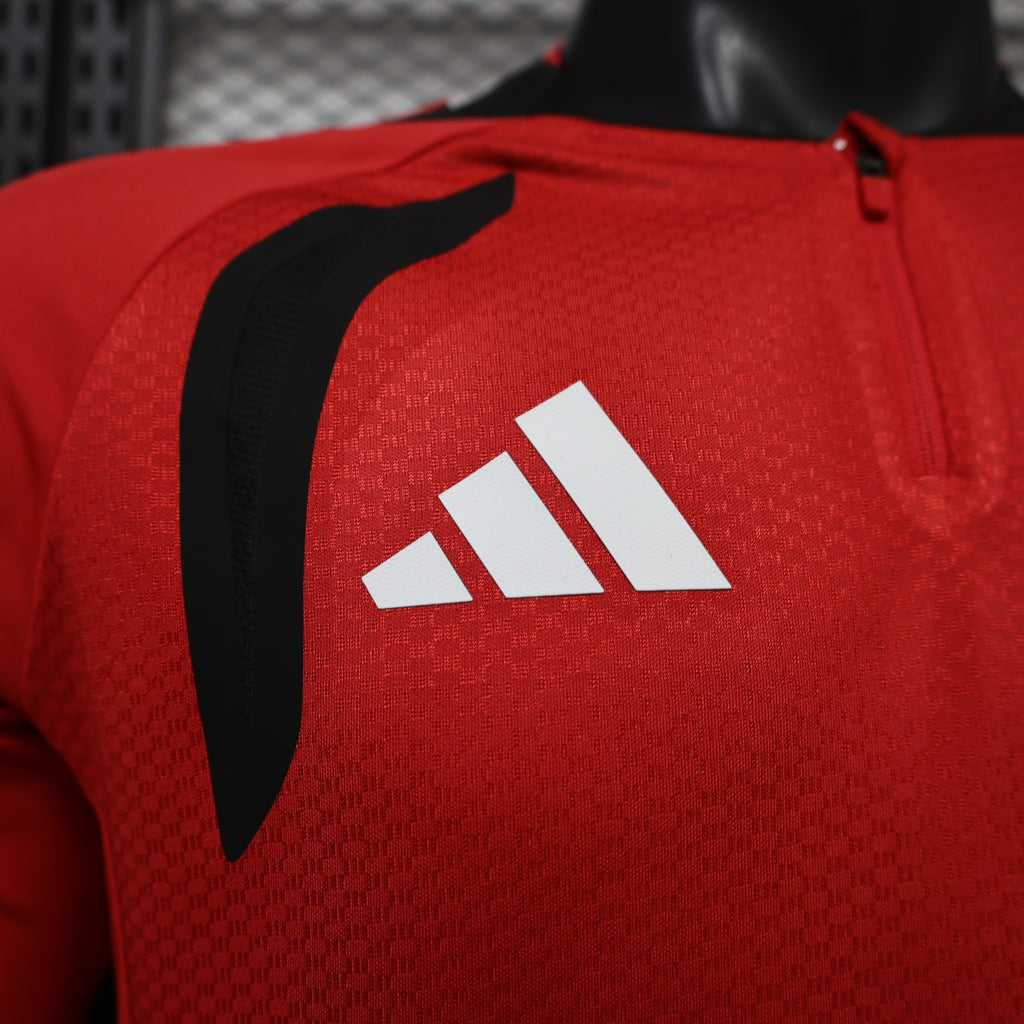 Manchester United 2026/27 Red ¼  Zip Player Version Training Top