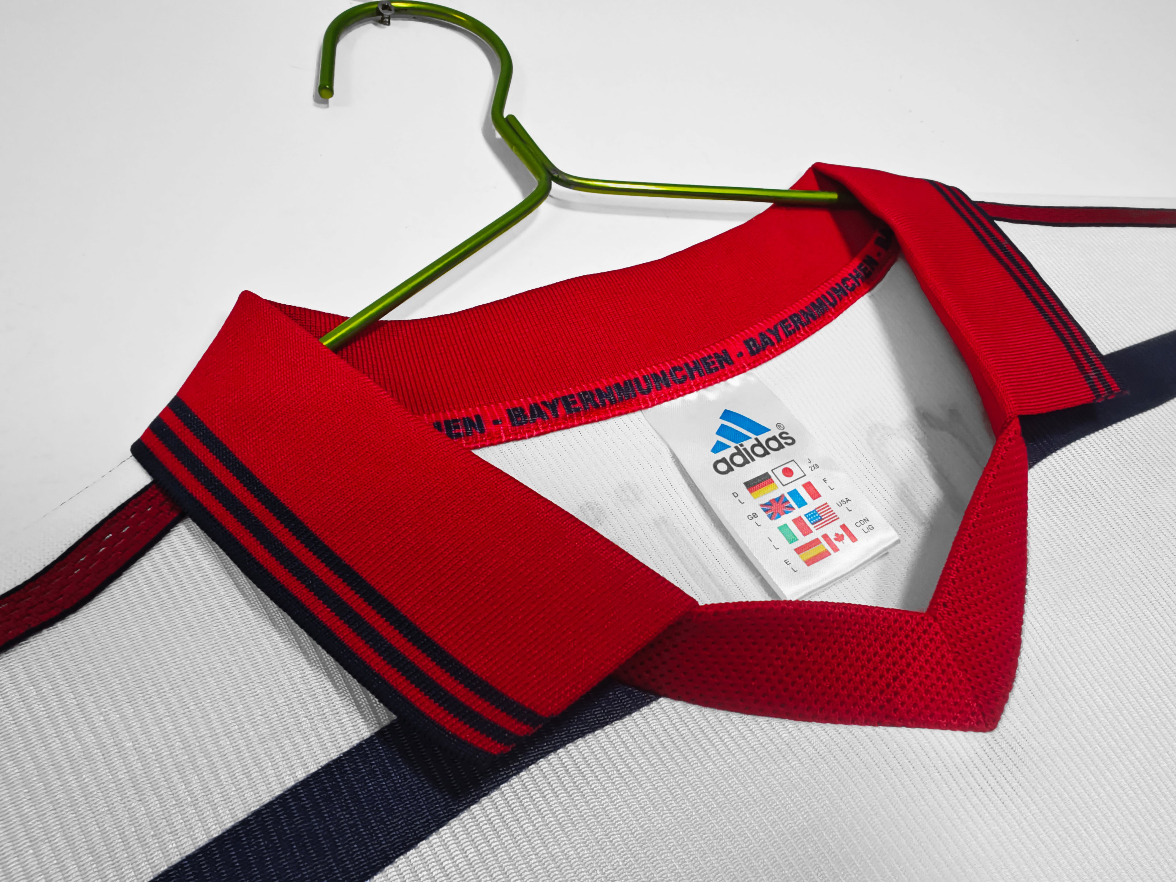 Bayern Munich 1998/00 Away - Retro