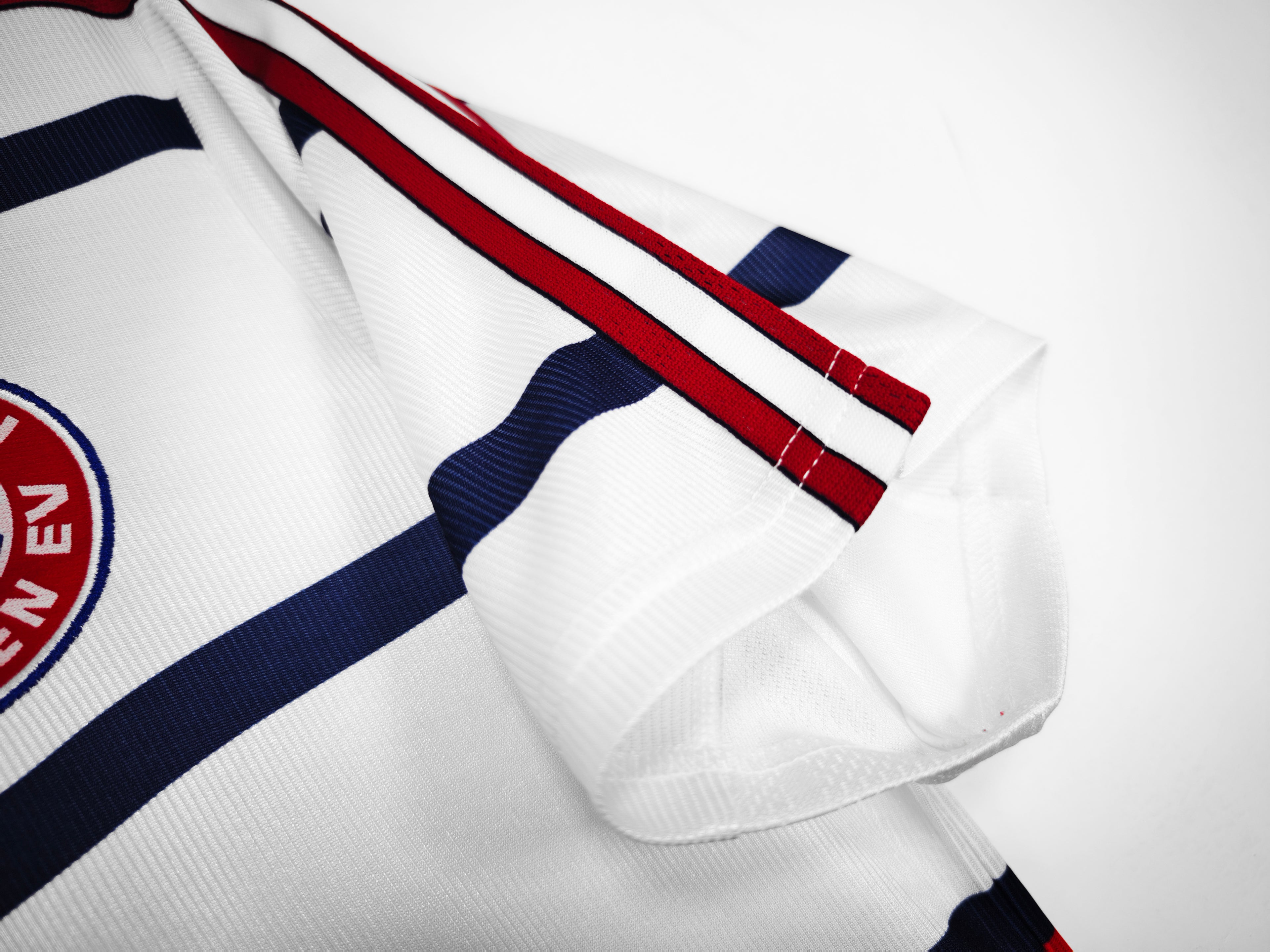 Bayern Munich 1998/00 Away - Retro
