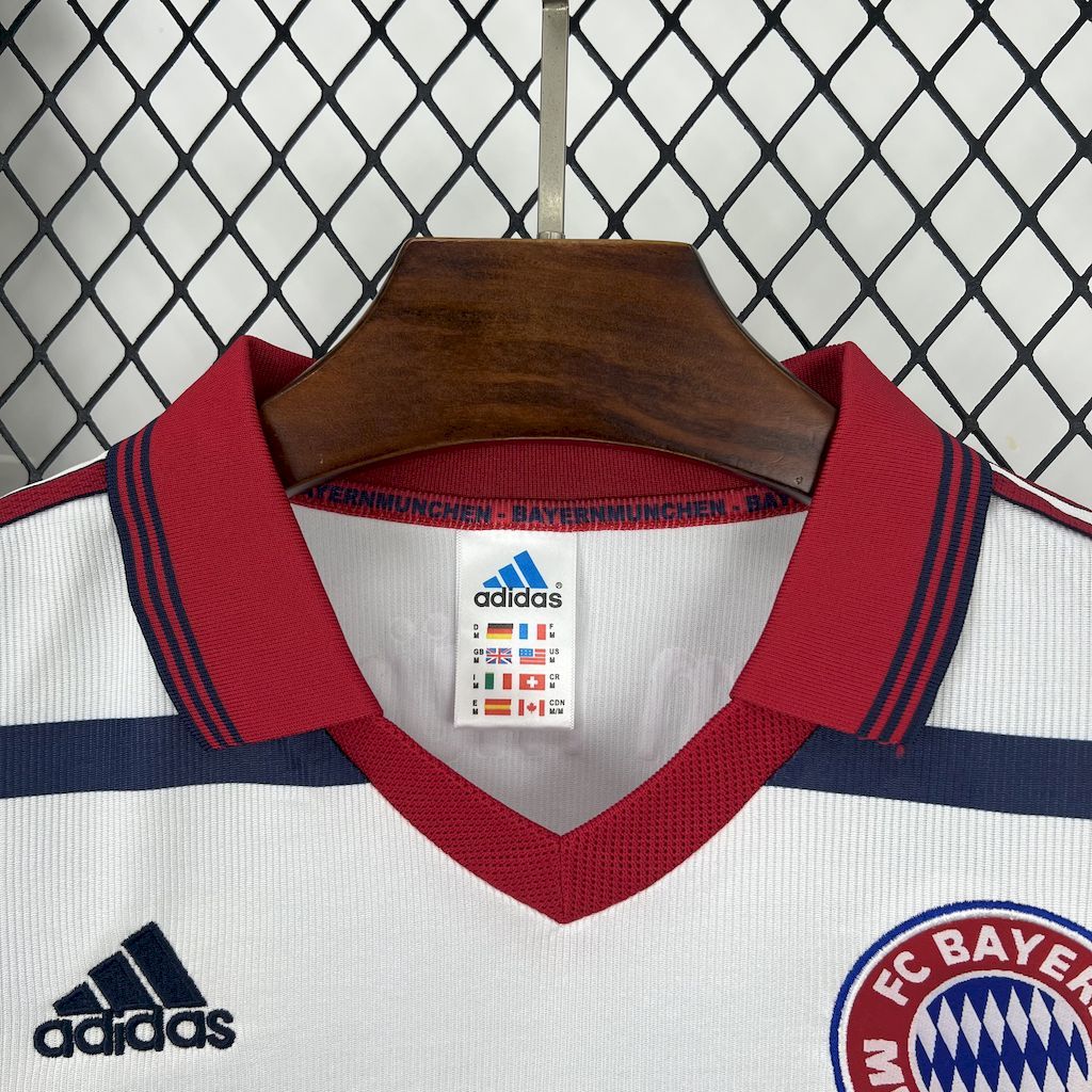 Bayern Munich 1998/00 Away - Retro