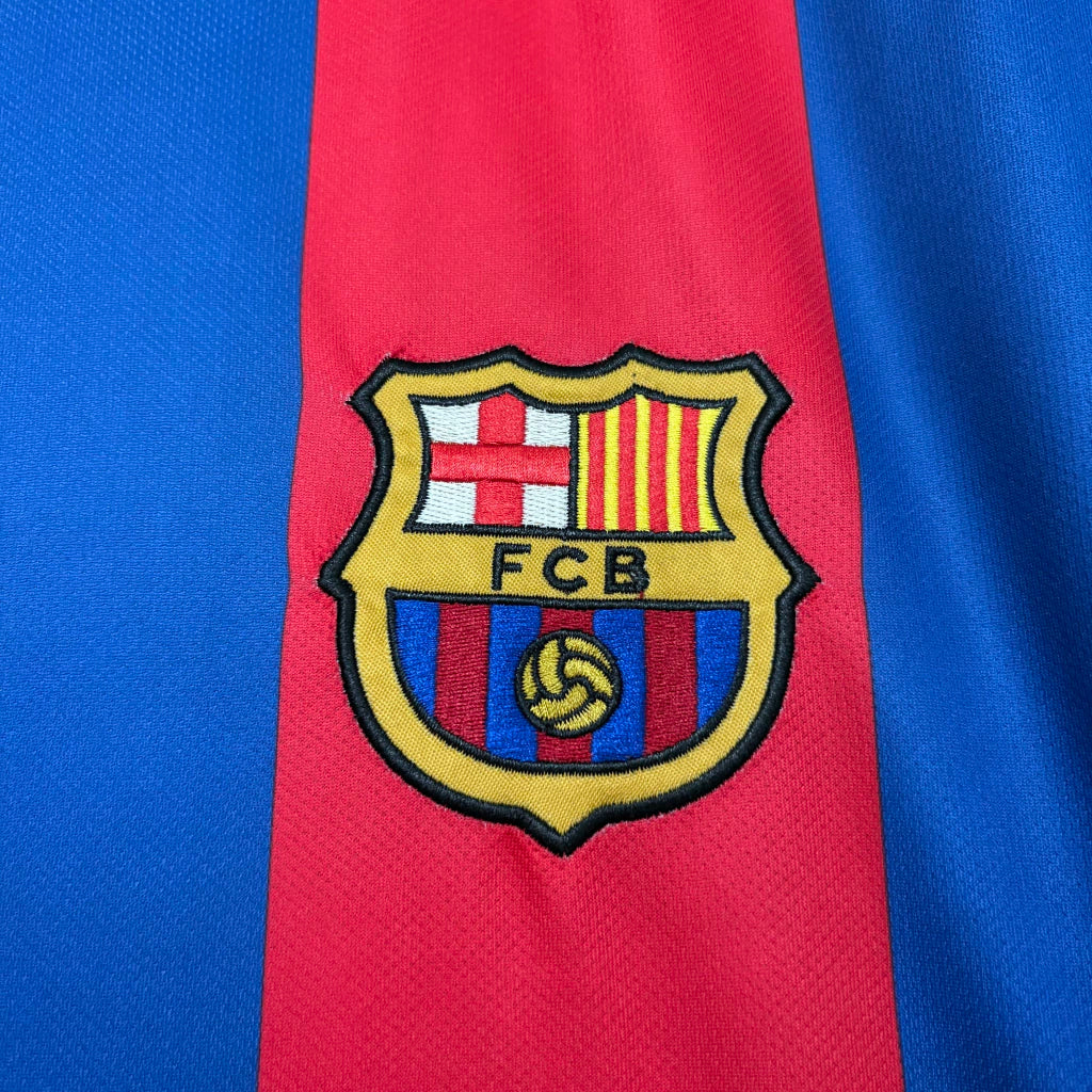 Barcelona 2004/05 Home - Retro
