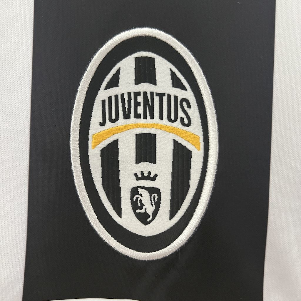 Juventus 2004/05 Home - Retro