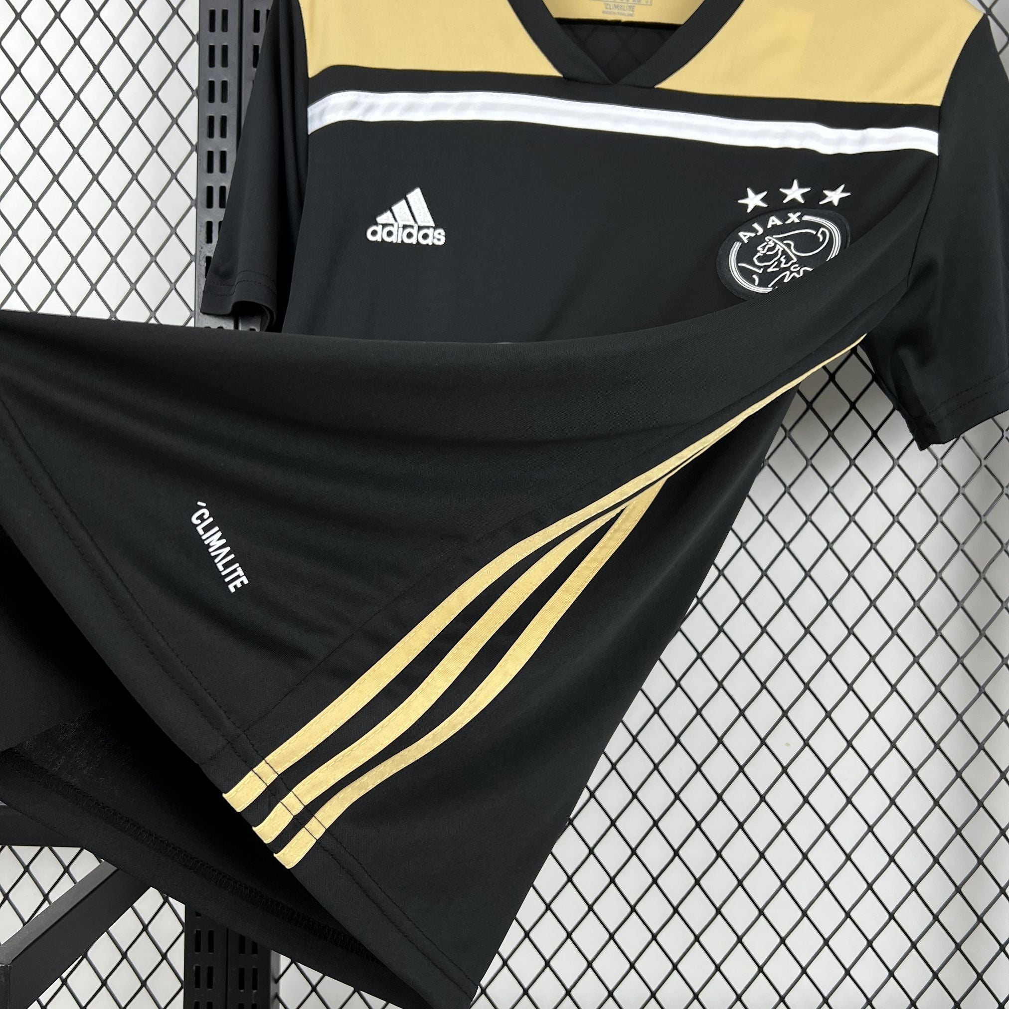 Ajax 2018/19 Away - Retro