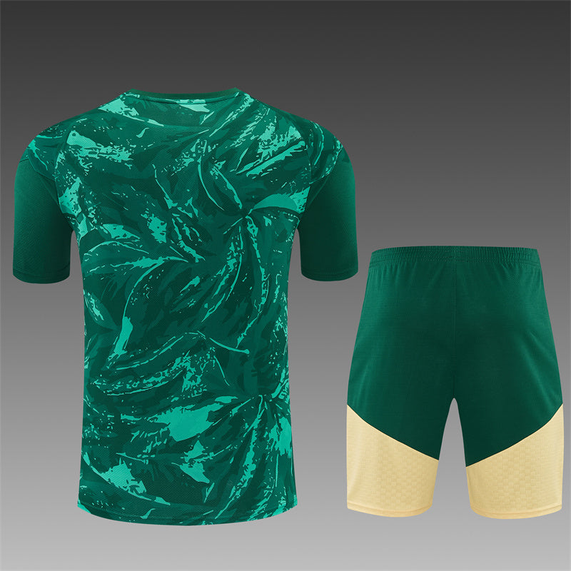Green patterned soccer training jersey and shorts set, crew neck, side stripes