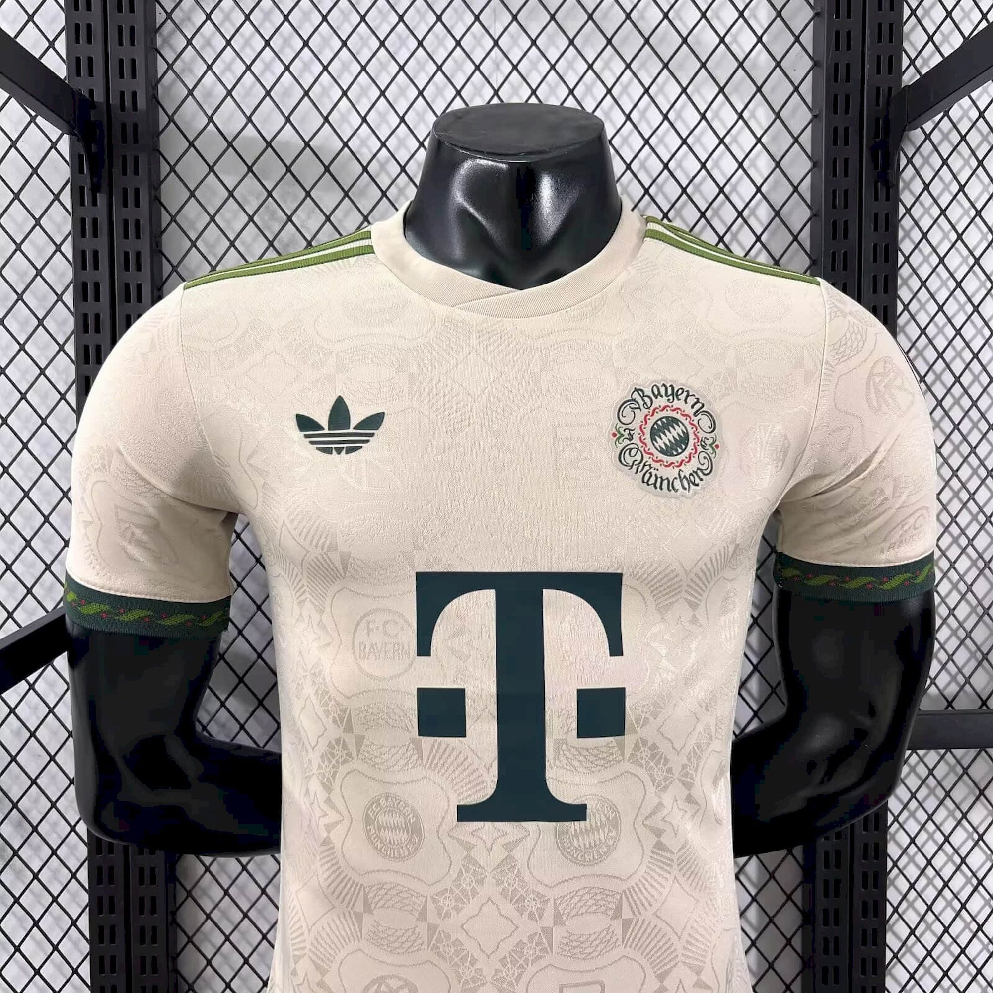 Bayern Munich 2025/26 Oktoberfest  - Player Version