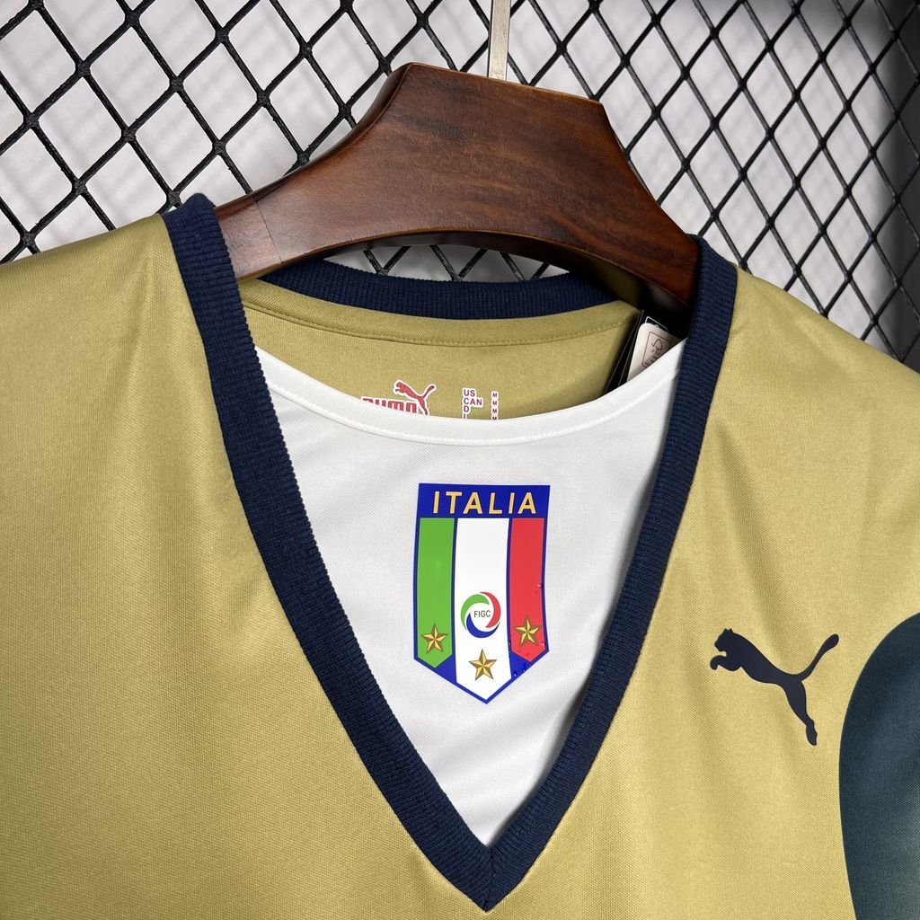 Italy 2006 Goalkeeper - Retro