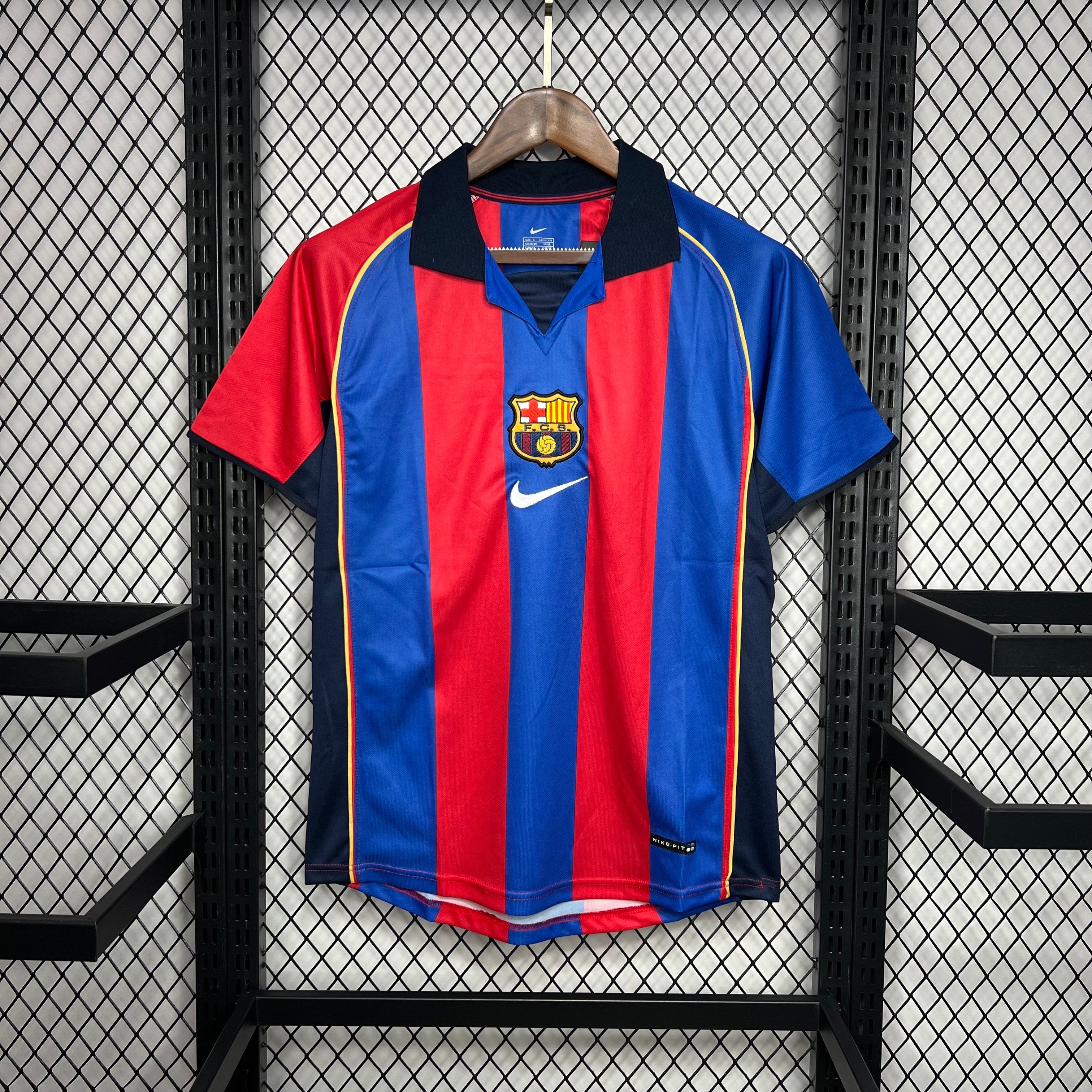 Barcelona 2001/02 Home - Retro