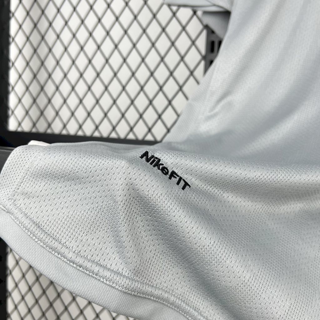 Manchester United 2007/08 Grey Goalkeeper - Retro