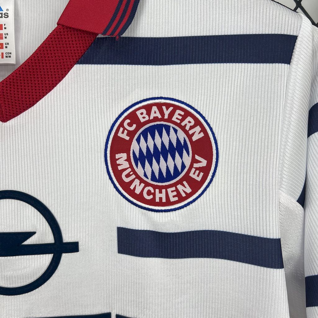 Bayern Munich 1998/00 Away - Retro