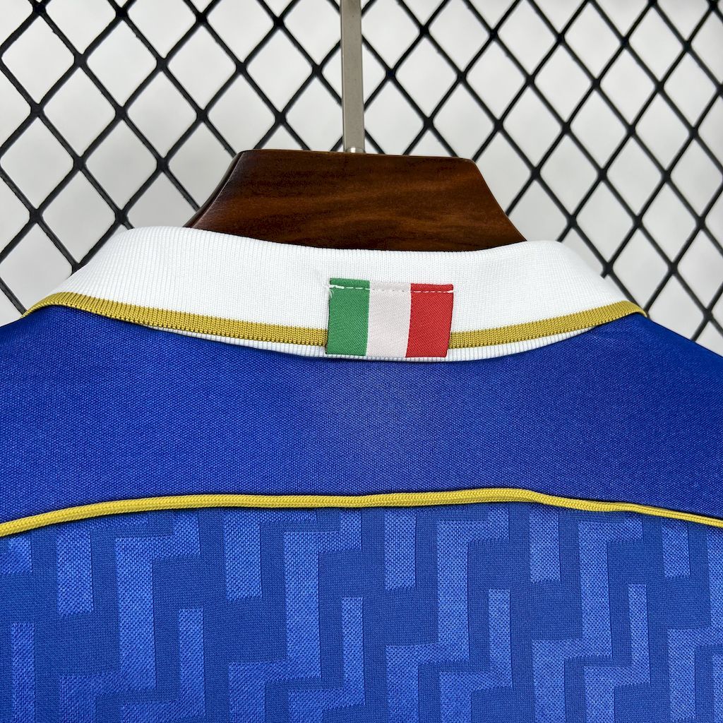Italy 1995 Home - Retro